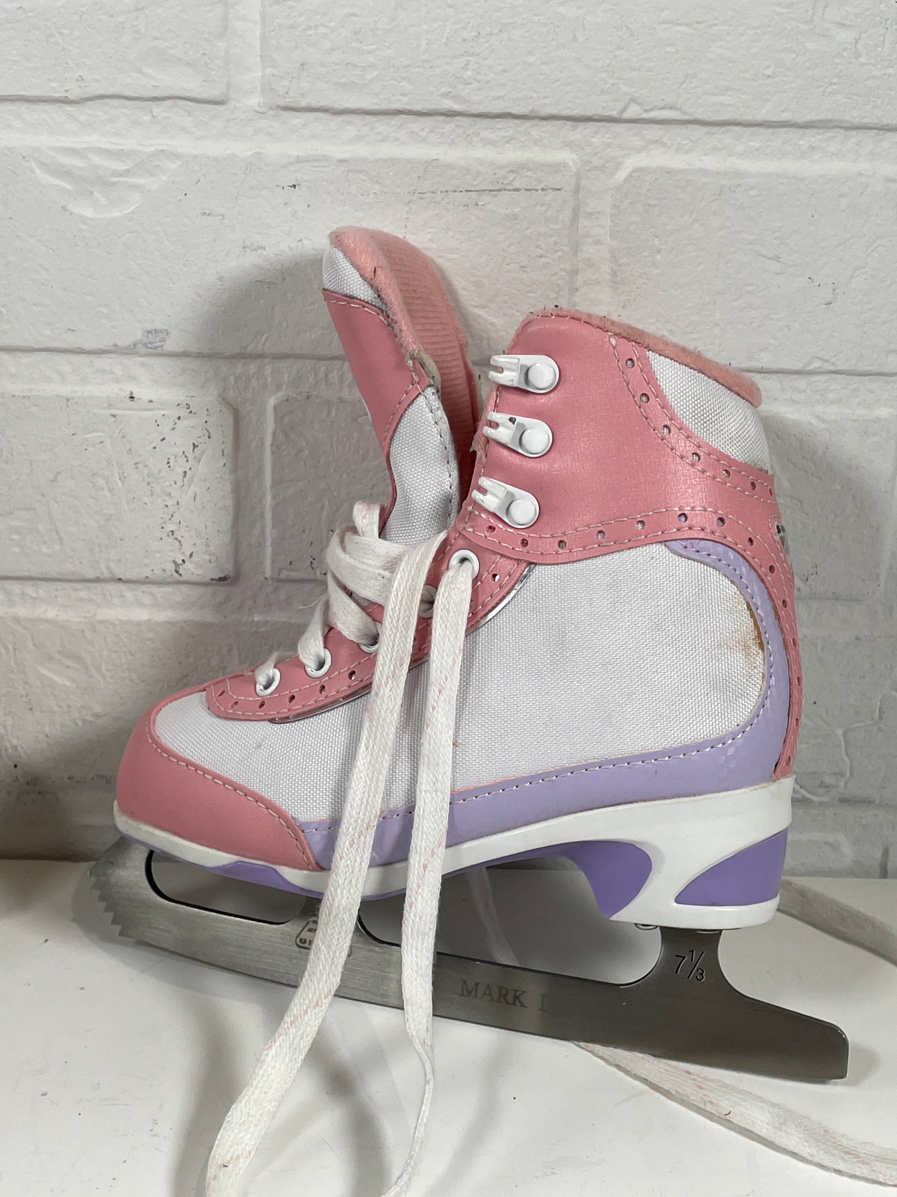 Jackson SoftSkate Children’s Figure Skates – Size 12J – White – Ultima Mark I Blades