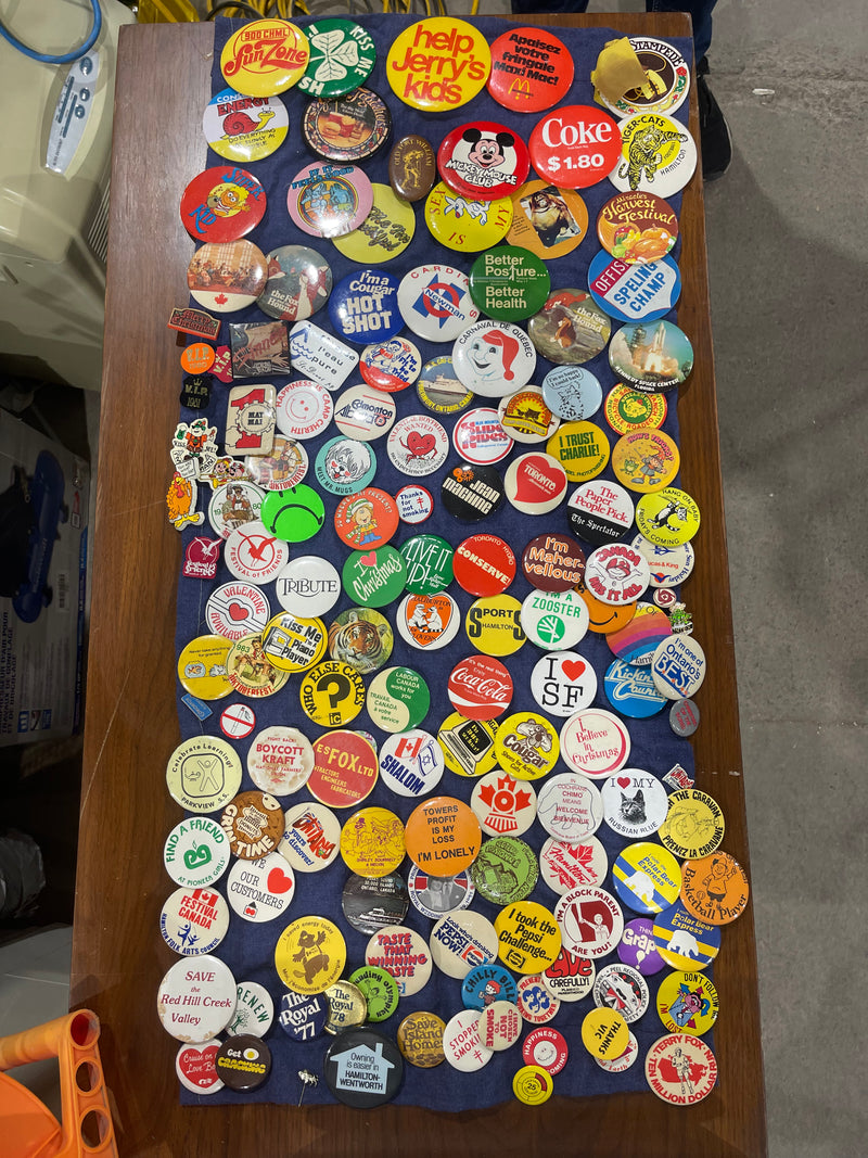 Lot of 200+ Vintage pins buttons all kinds, big and small