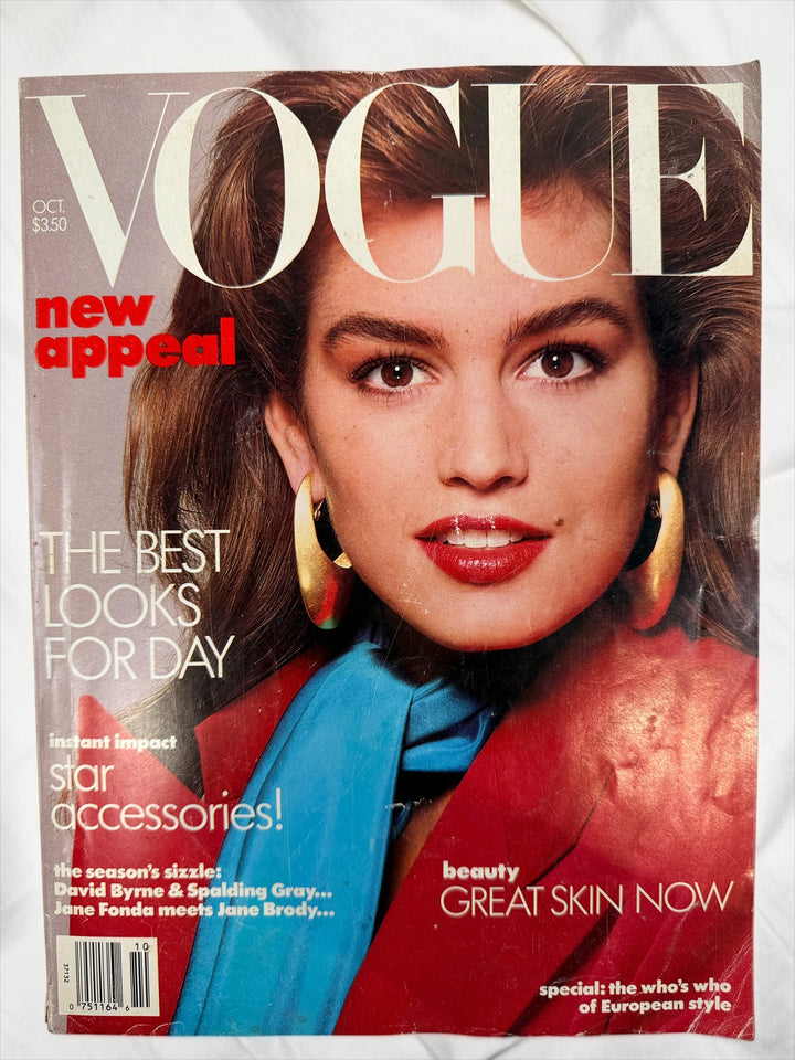 Vintage Vogue October 1986 featuring Cindy Crawford by Richard Avedon, with iconic 1980s fashion, supermodels and photography. Collector issue.