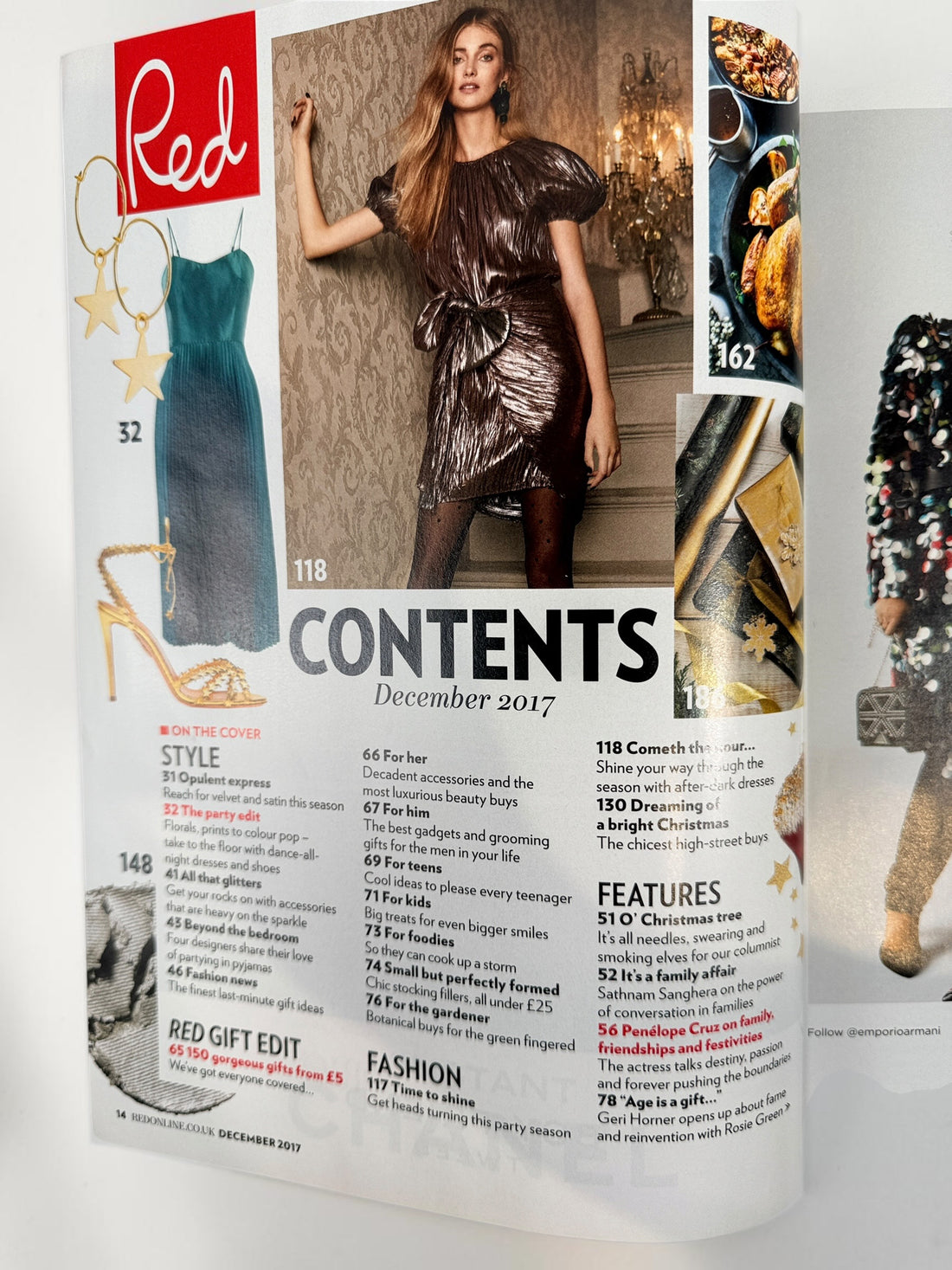 Red Magazine UK December 2017 featuring Penélope Cruz on the cover. Collectible fashion, beauty and Christmas issue in very good condition.