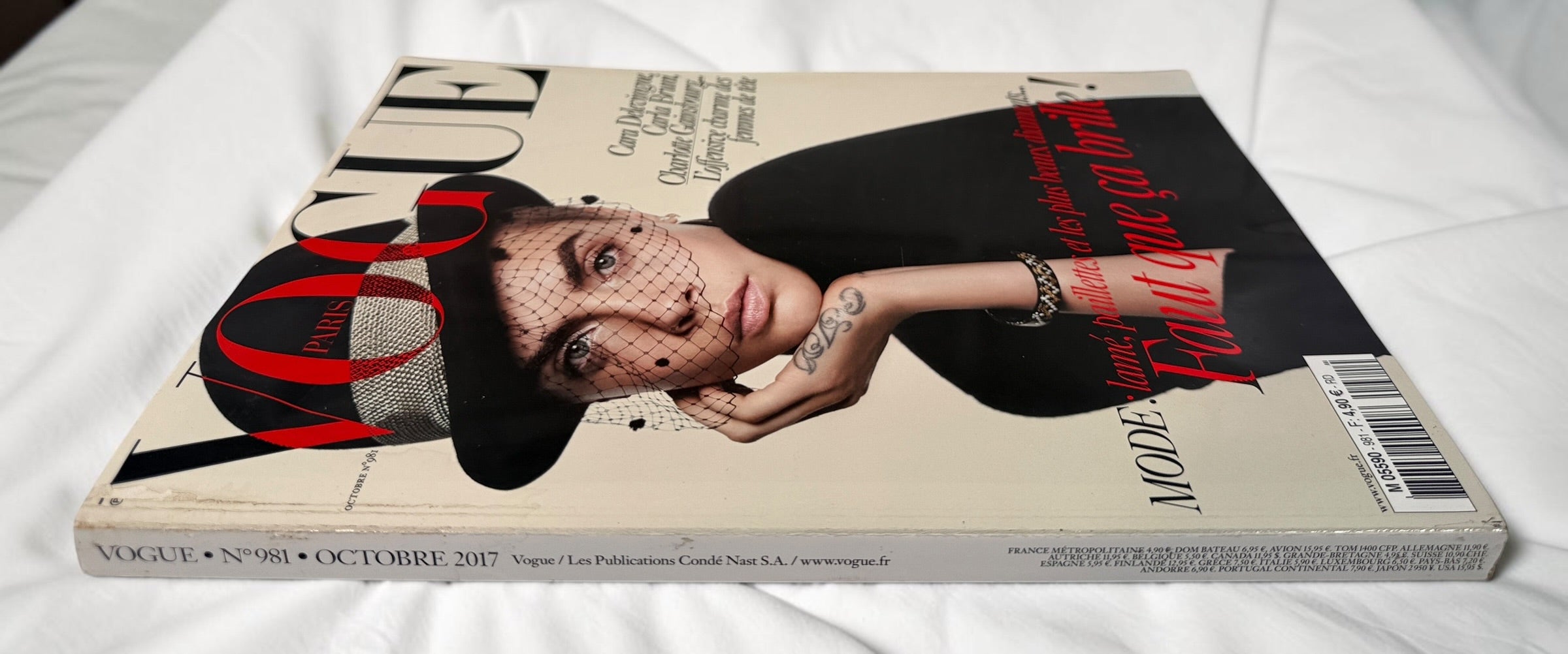 Vogue Paris October 2017 No. 981 featuring Cara Delevingne photographed by David Sims. Collectible French fashion magazine with editorials and luxury ads.