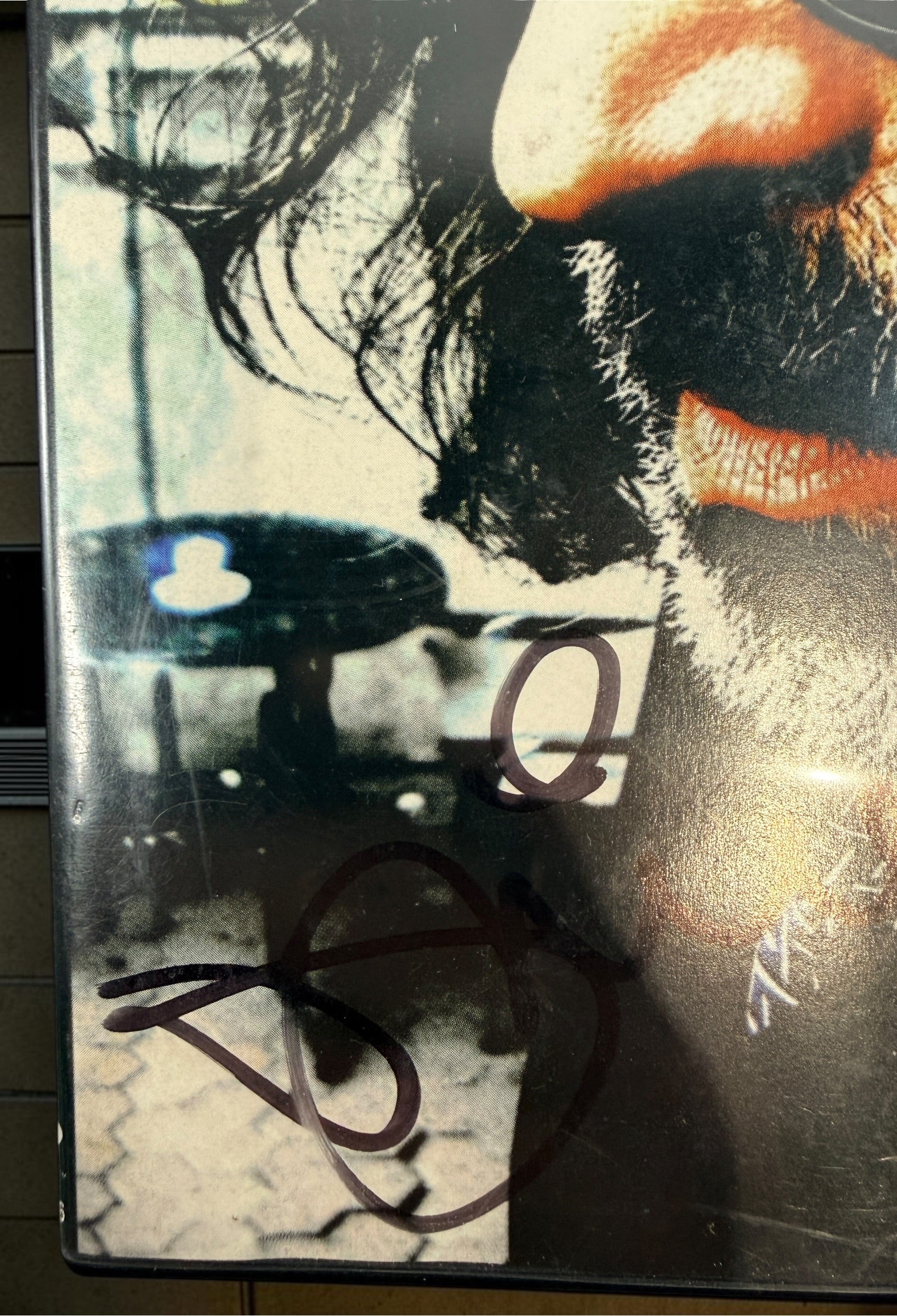 Michel Pagliaro Live à Québec 2005 concert DVD with multiple handwritten signatures. Recorded at Théâtre Impérial, Québec. Collectible Canadian rock DVD.