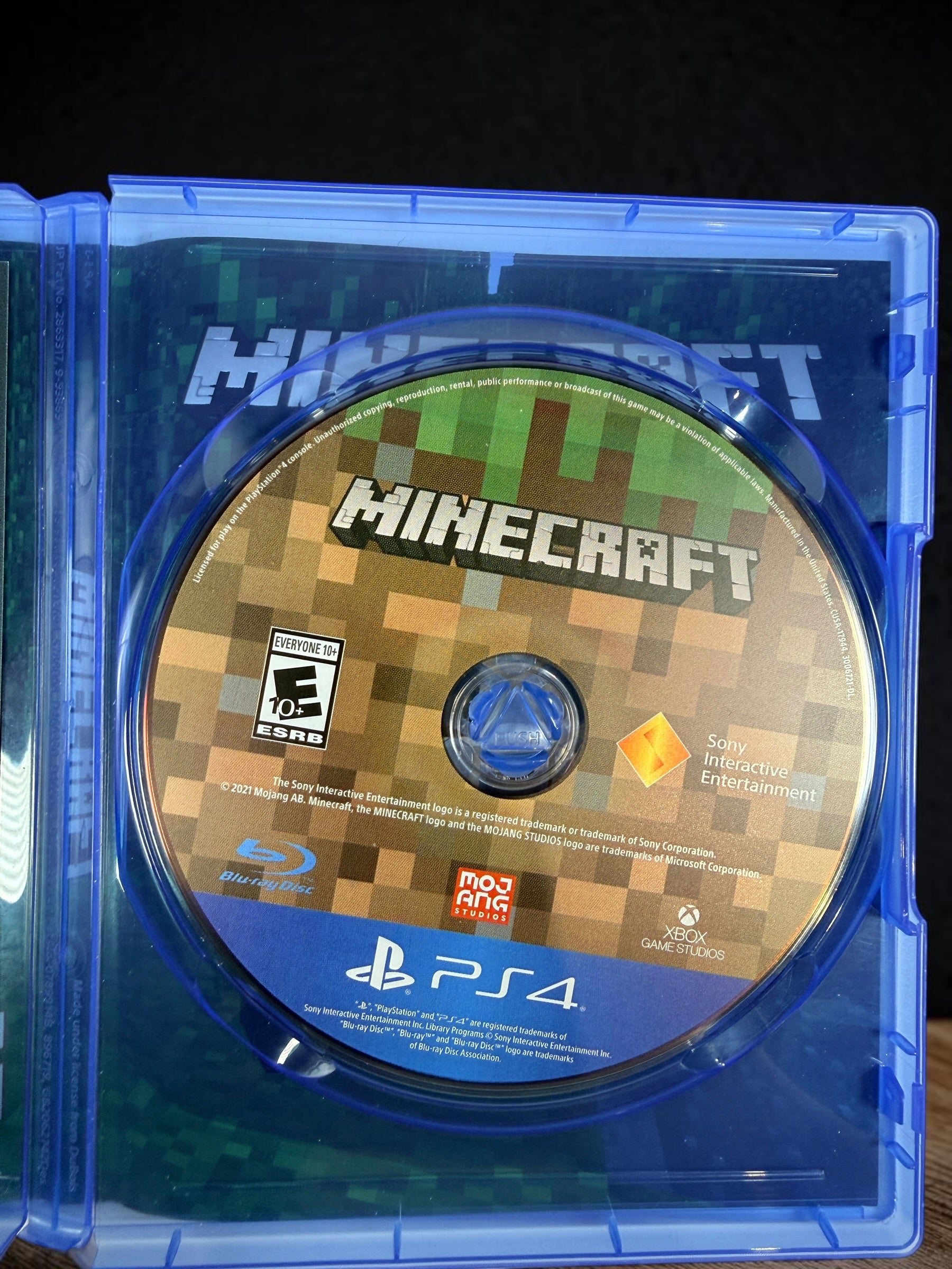 Complete Minecraft for PS4 with original case, game disc and Starter Pack insert. PS VR compatible. Very good pre-owned condition.
