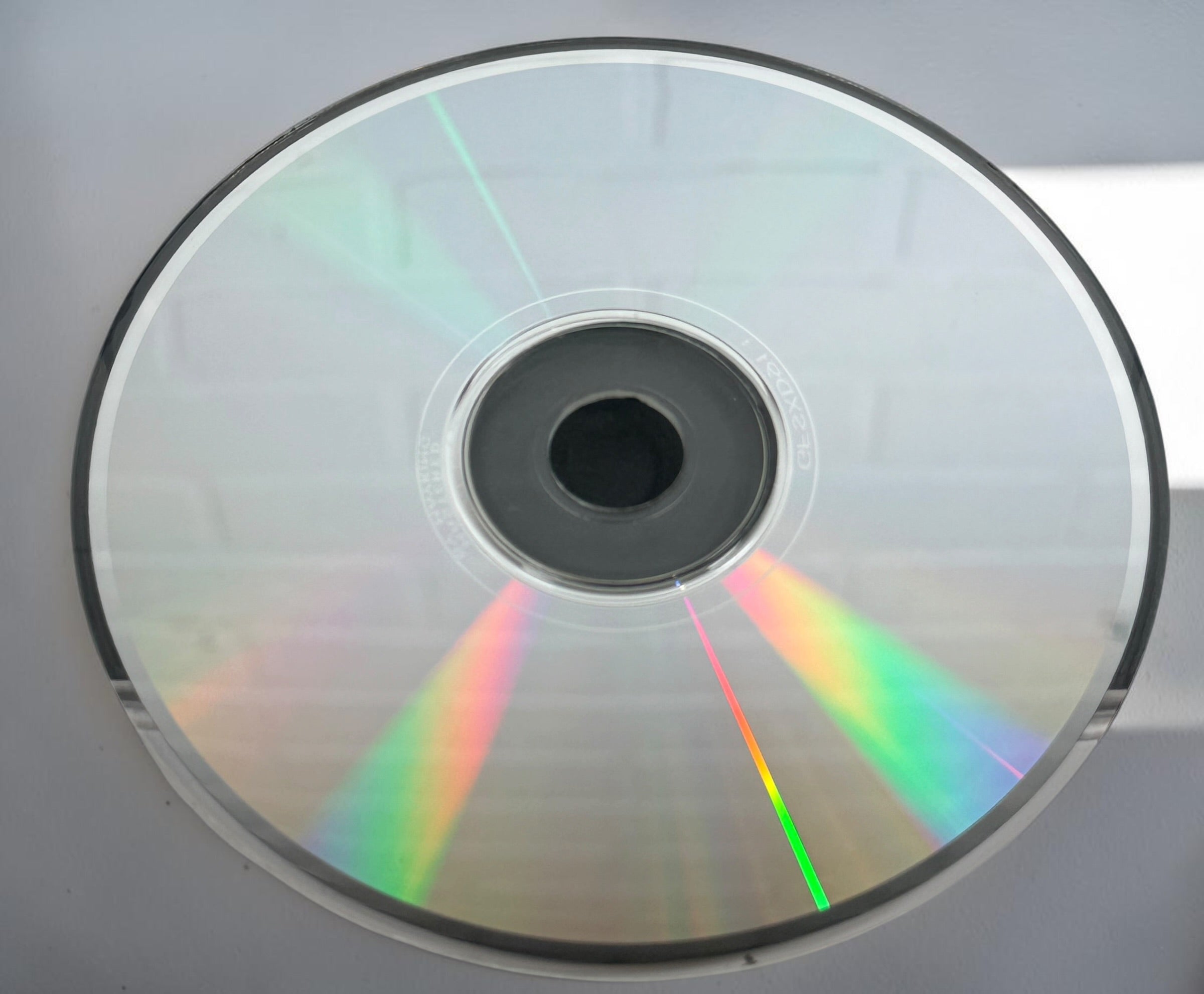 Original 1995 UK Geffen CD single of Hole’s Doll Parts, featuring three exclusive live tracks. Tested, complete, and an essential collectible for fans of 1990s alternative rock.