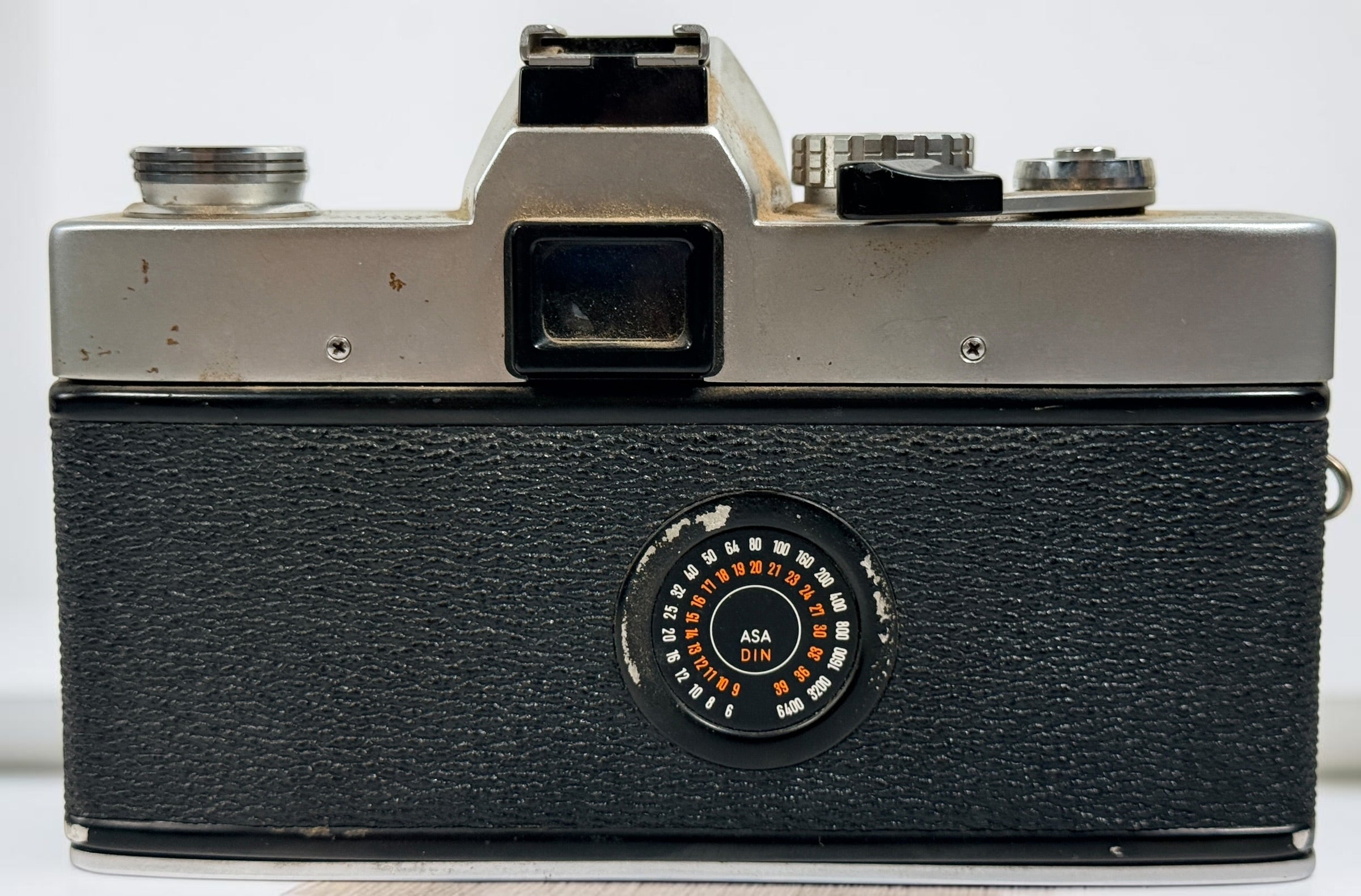 Vintage Minolta SRT 102 35 mm film camera with MC Rokkor-X 50 mm f/1.7 lens, made in Japan. Classic manual-focus SLR sold in untested condition.
