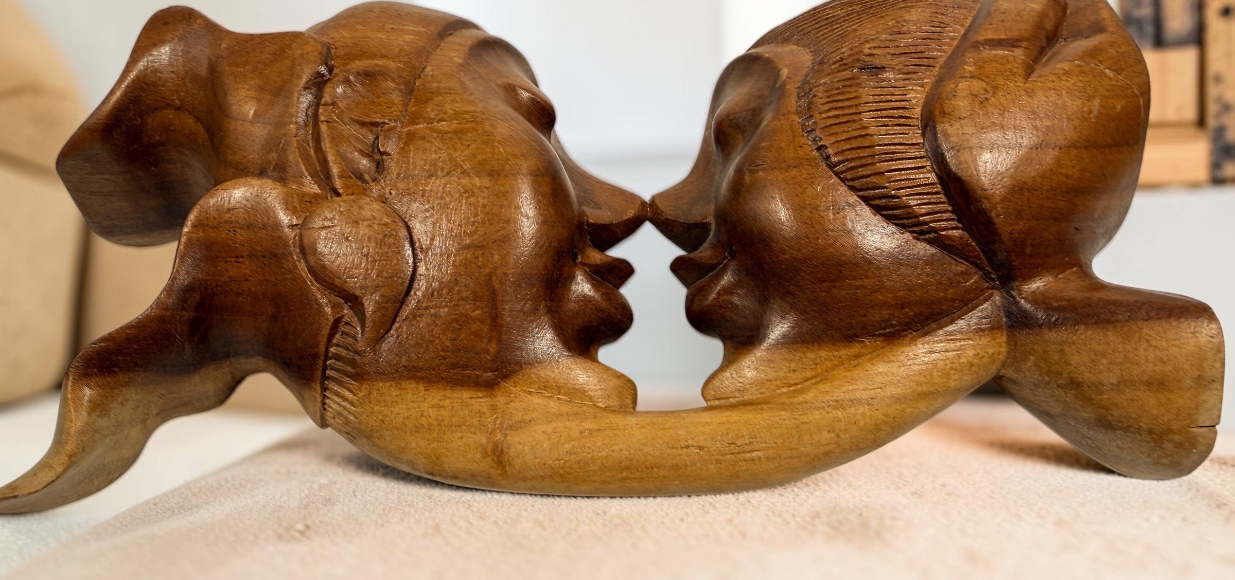Vintage Balinese Kissing Couple – Hand-Carved Wood, 8.5 In.