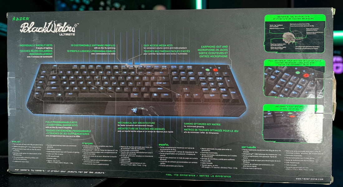 Razer BlackWidow Ultimate mechanical gaming keyboard with backlit keys, macro controls and original box. Early-generation Razer PC gaming keyboard