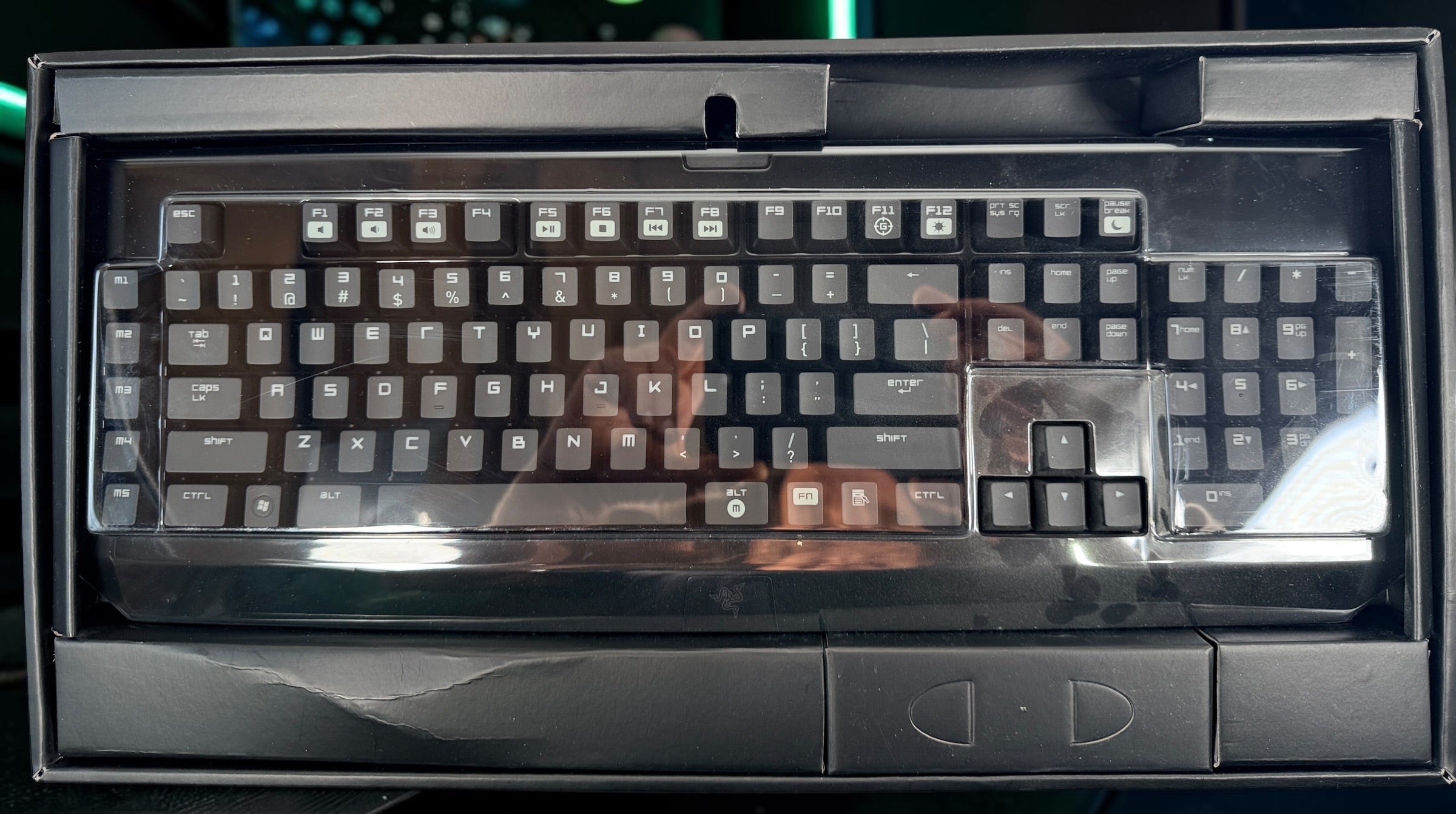 Razer BlackWidow Ultimate mechanical gaming keyboard with backlit keys, macro controls and original box. Early-generation Razer PC gaming keyboard