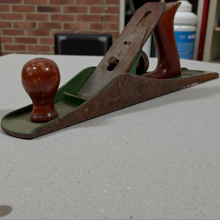 Vintage Record No. 5 jack plane from Sheffield, England. Complete user-grade tool with hardwood handles. Ships worldwide. Duty/tariffs paid by buyer.