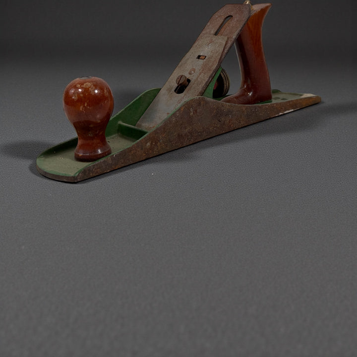 Vintage Record No. 5 jack plane from Sheffield, England. Complete user-grade tool with hardwood handles. Ships worldwide. Duty/tariffs paid by buyer.