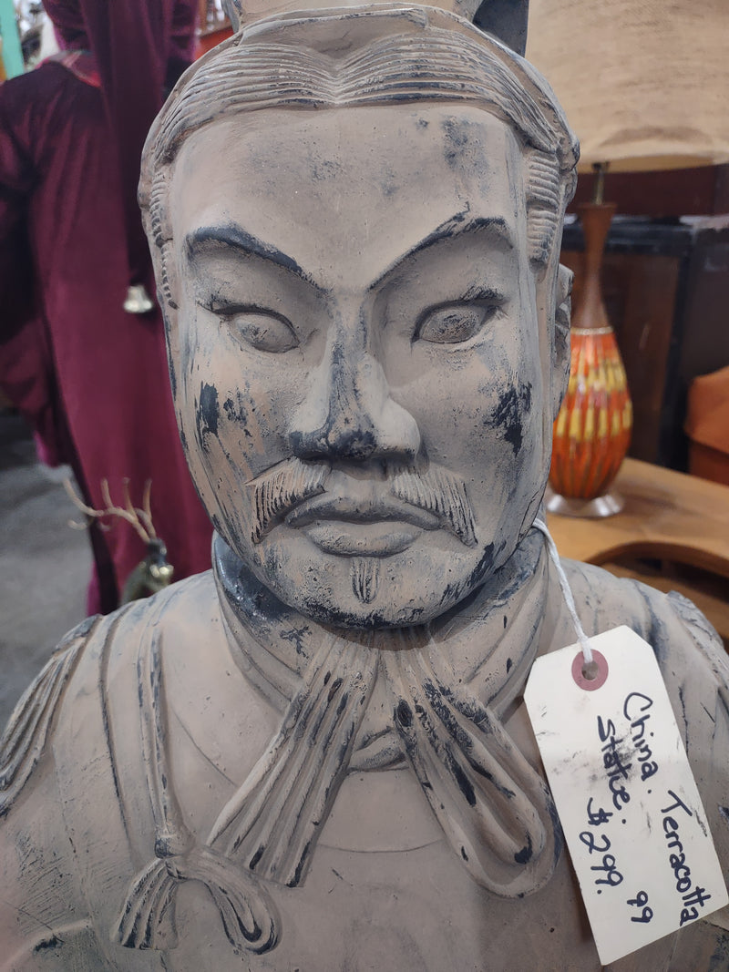 Statue de guerrier chinois en terre cuite