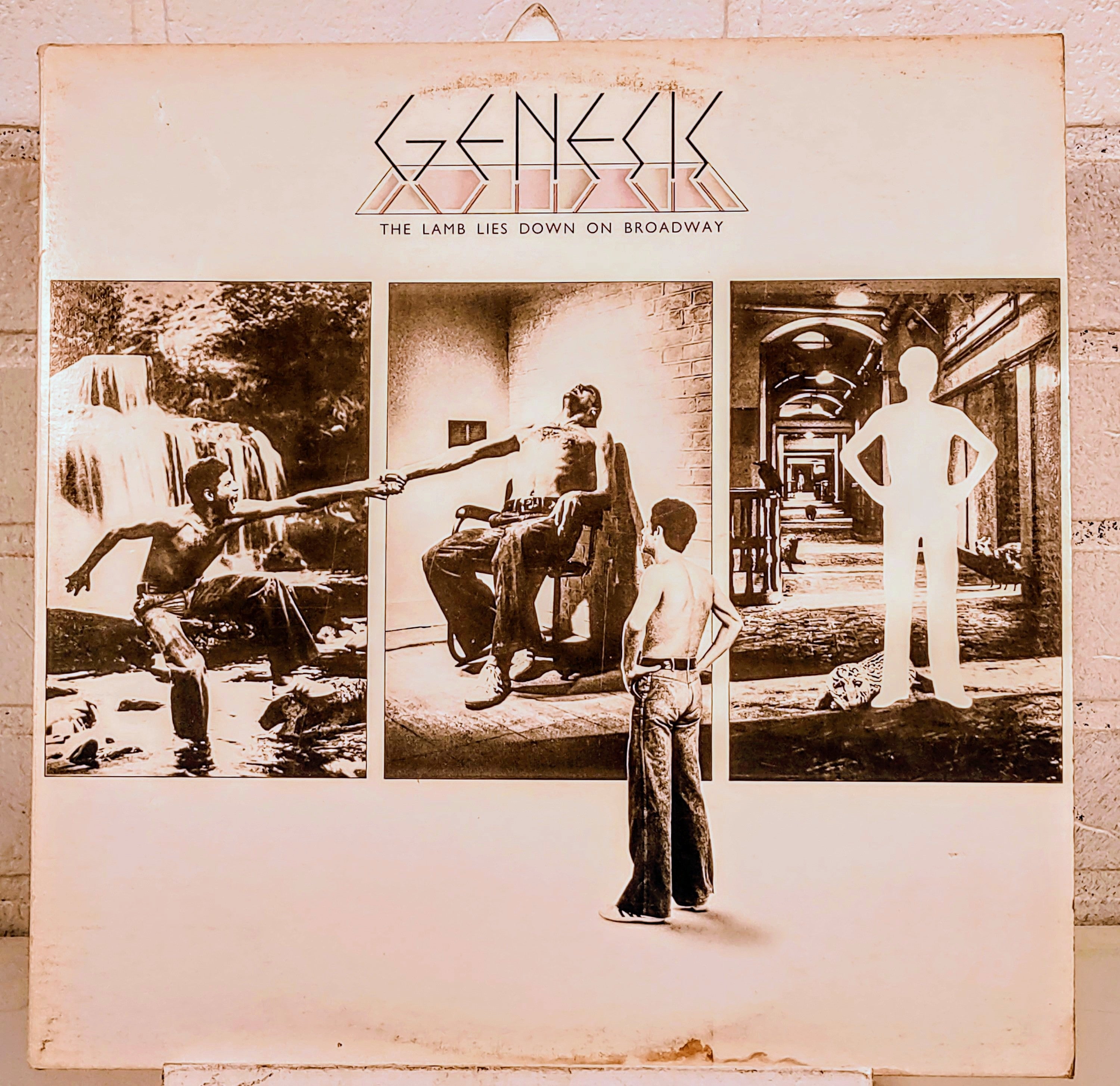 Genesis - The Lamb Lies Down On Broadway- 2LPs- ATCO – Éco-Dépôt Genesis - The Lamb Lies Down On Broadway- 2LPs- ATCO – Éco-Dépôt