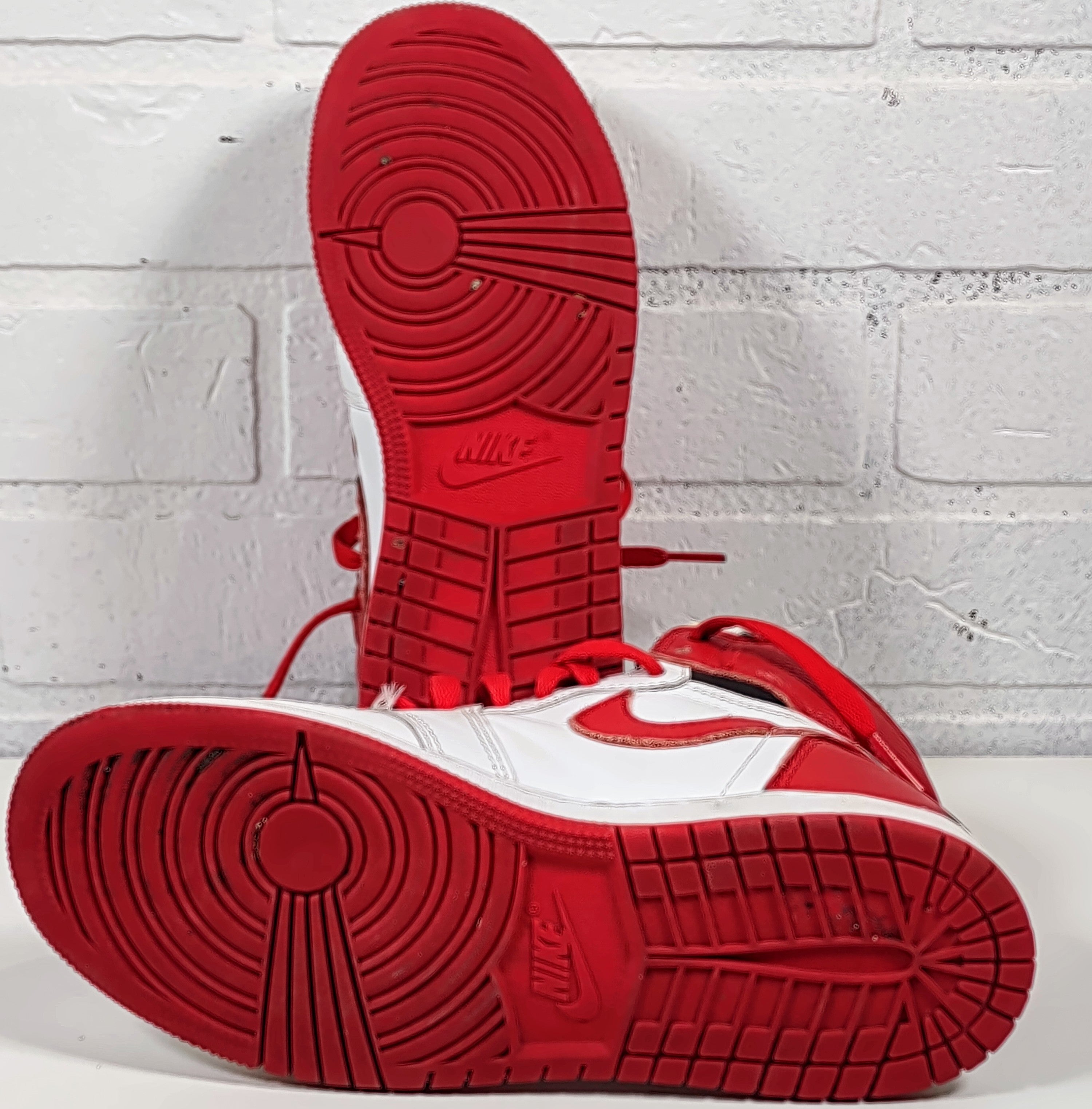 Nike Boys Air Jordan 1 High OG 575441-161 Red Basketball Shoes Sneakers Size 6Y