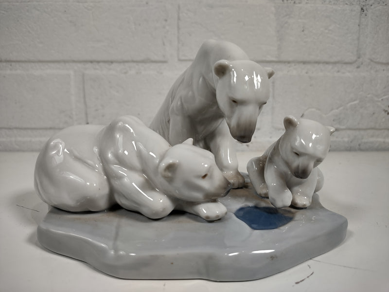 LLadro Figure 1443  Bearly Love Polar Bears Family Figurine Porcelain Bear Cubs