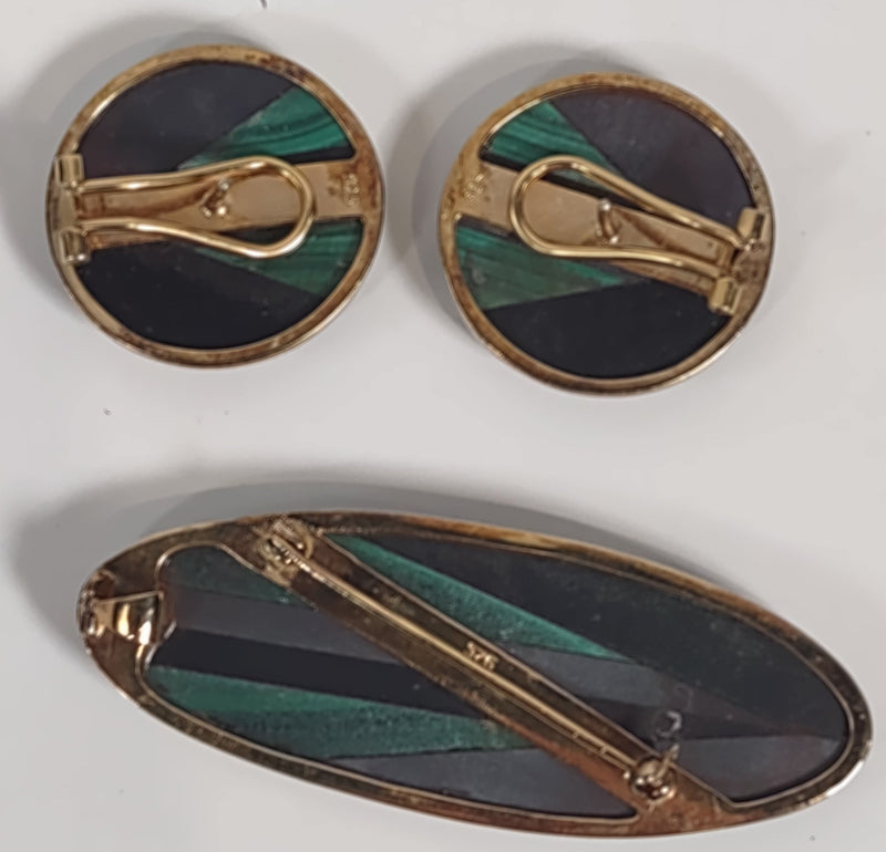 Lot de 3 broches et boucles d'oreilles en marcassite, onyx et malachite véritables