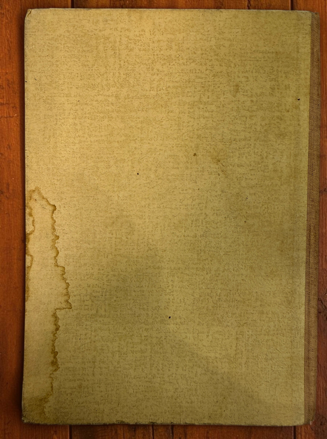 Discover a vintage German edition of Pu der Bär by A. A. Milne, illustrated by E. H. Shepard. Undated hardcover with visible age and wear.Discover a vintage German edition of Pu der Bär by A. A. Milne, illustrated by E. H. Shepard. Undated hardcover with visible age and wear.