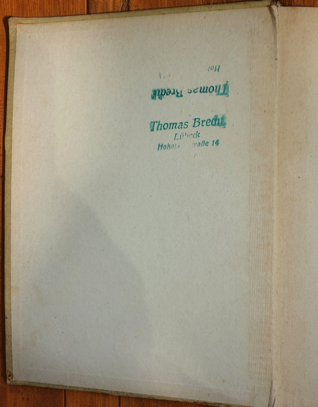 Discover a vintage German edition of Pu der Bär by A. A. Milne, illustrated by E. H. Shepard. Undated hardcover with visible age and wear.