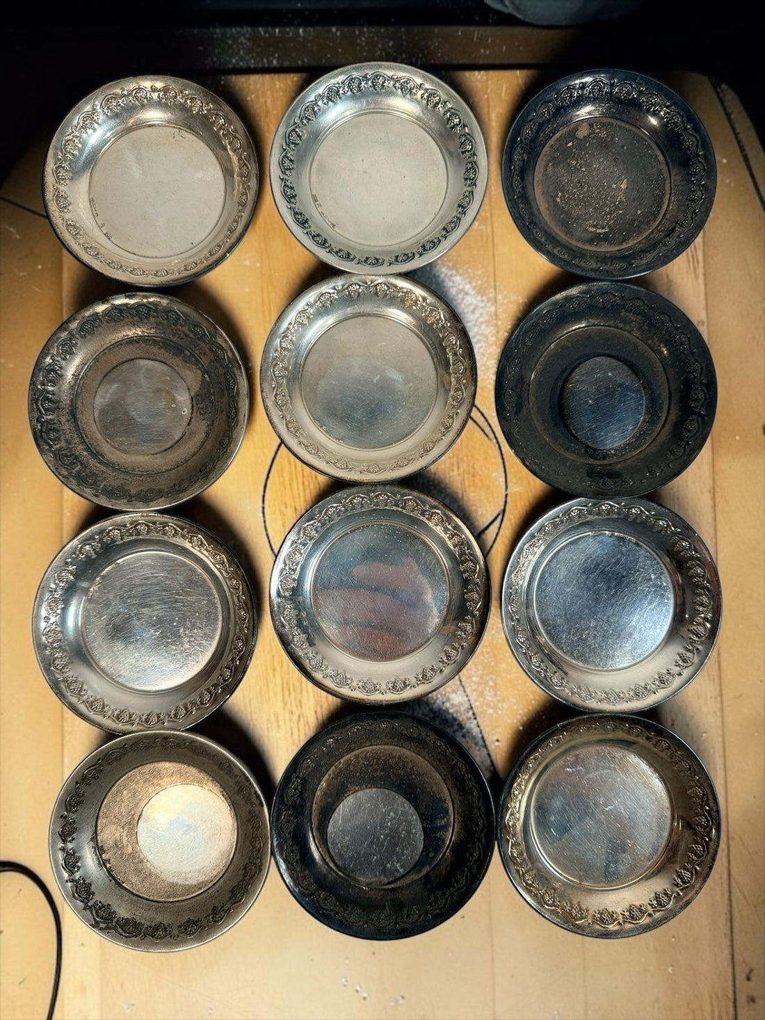 Set of 12 Hazorfim Kiddush plates