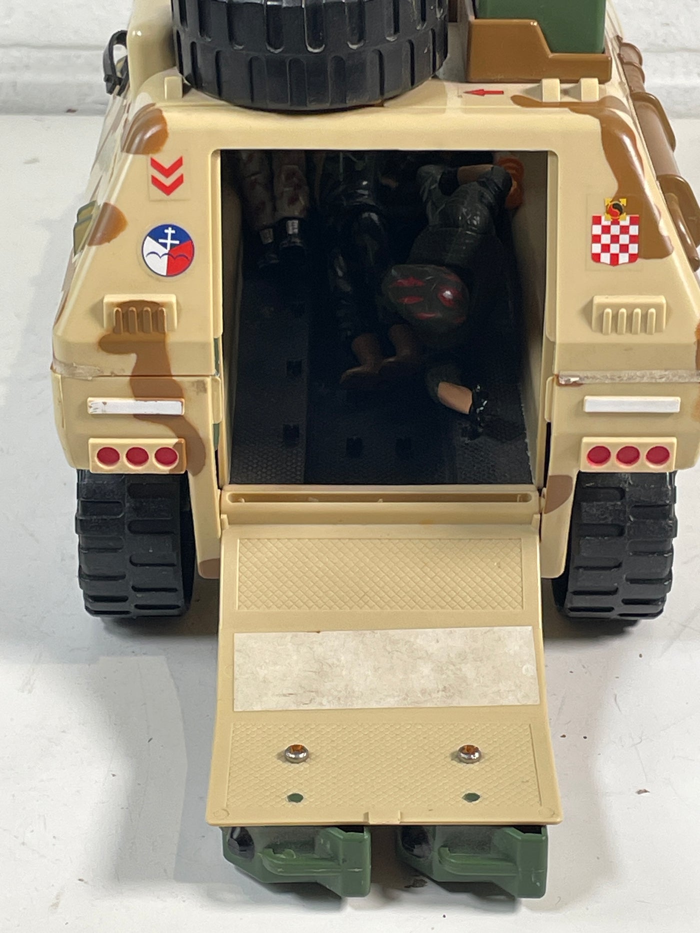 N8983 Véhicule militaire tout terrain 1997 Lanard Toys 421127 First LTDE Bashaw N8983 Véhicule militaire tout terrain 1997 Lanard Toys 421127 First LTDE Bashaw
