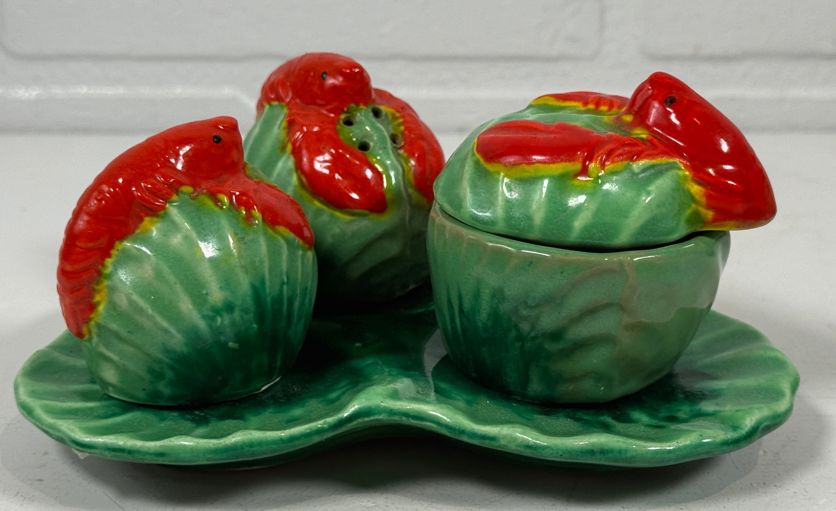 Vintage Hand-Painted Lobster Ceramic Dish – Green Shell Base & Red Lobster Relief (Japan, c.1950s)