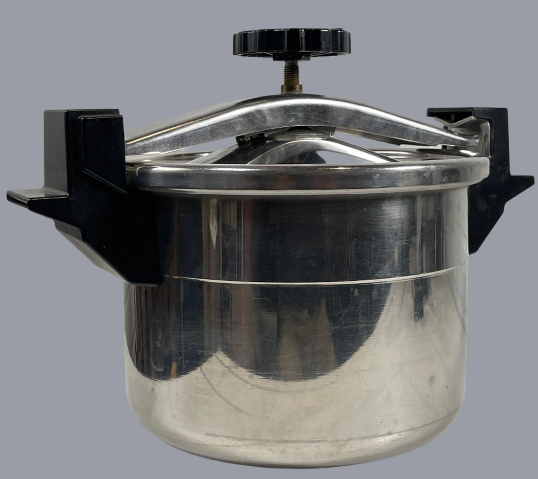 Vintage Moulinex Stainless Steel Pressure Cooker – 10L – France – Bakelite Handles