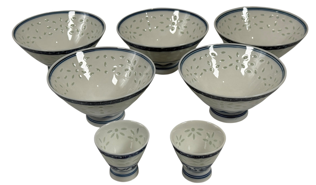 Ensemble de tasses à riz et à saké en porcelaine japonaise – Motif pétales bleus réticulés (7 pièces)