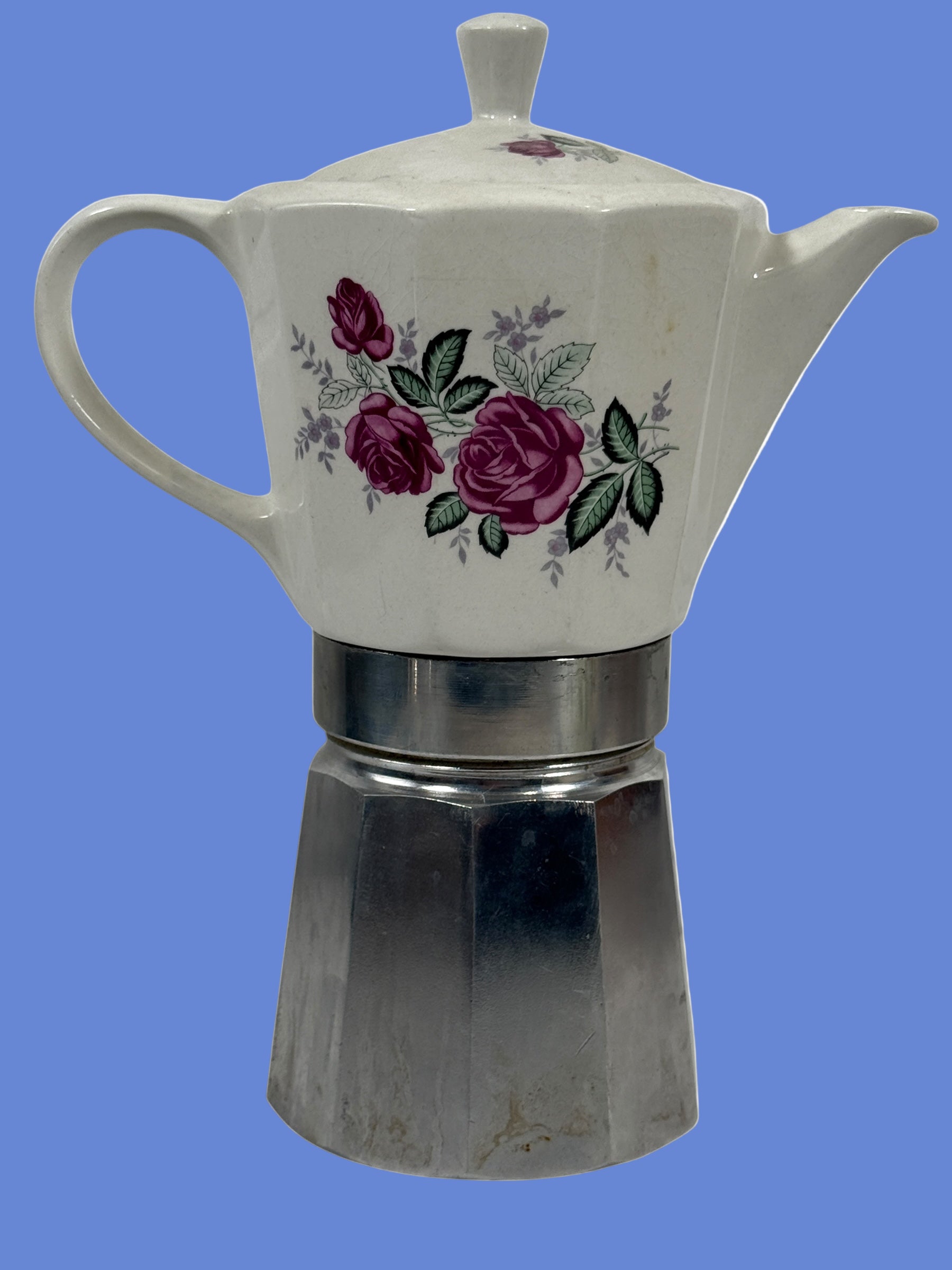 Cafetière italienne vintage avec couvercle en porcelaine et motif rose violette