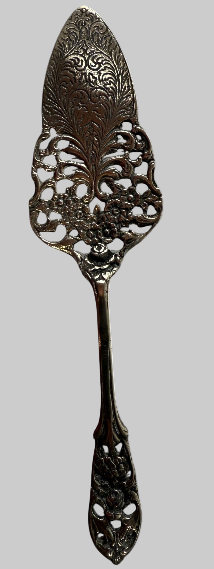 Pelle à pâtisserie percée en argent 800, style européen ancien, 47 g, motif floral rococo