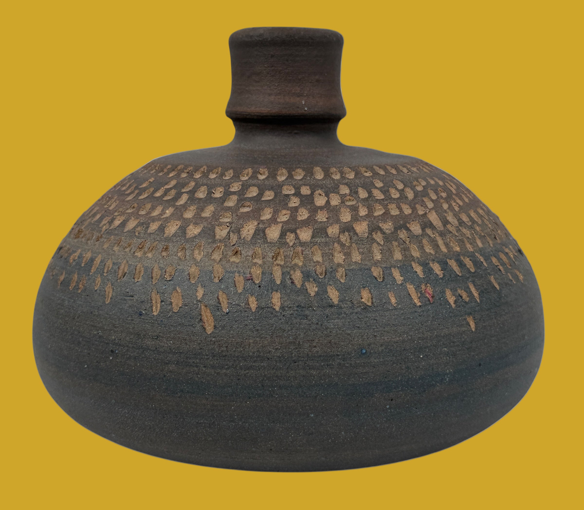 East German Black Sgraffito Vase – Form 427/2, 1960s – Hebrew Import Stamp