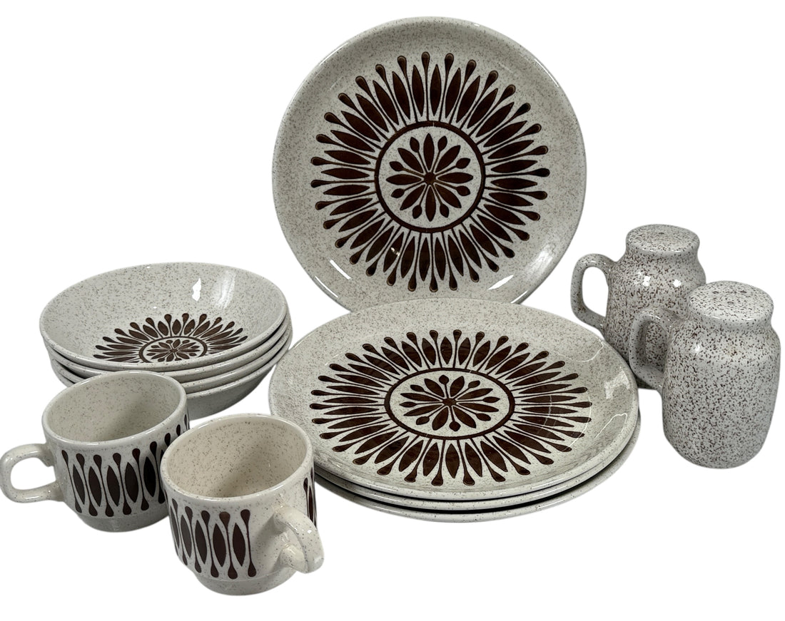 Vintage Biltons Ironstone 12-Piece Dinnerware Set – Retro Starburst – Staffordshire, England – 1960s/70s