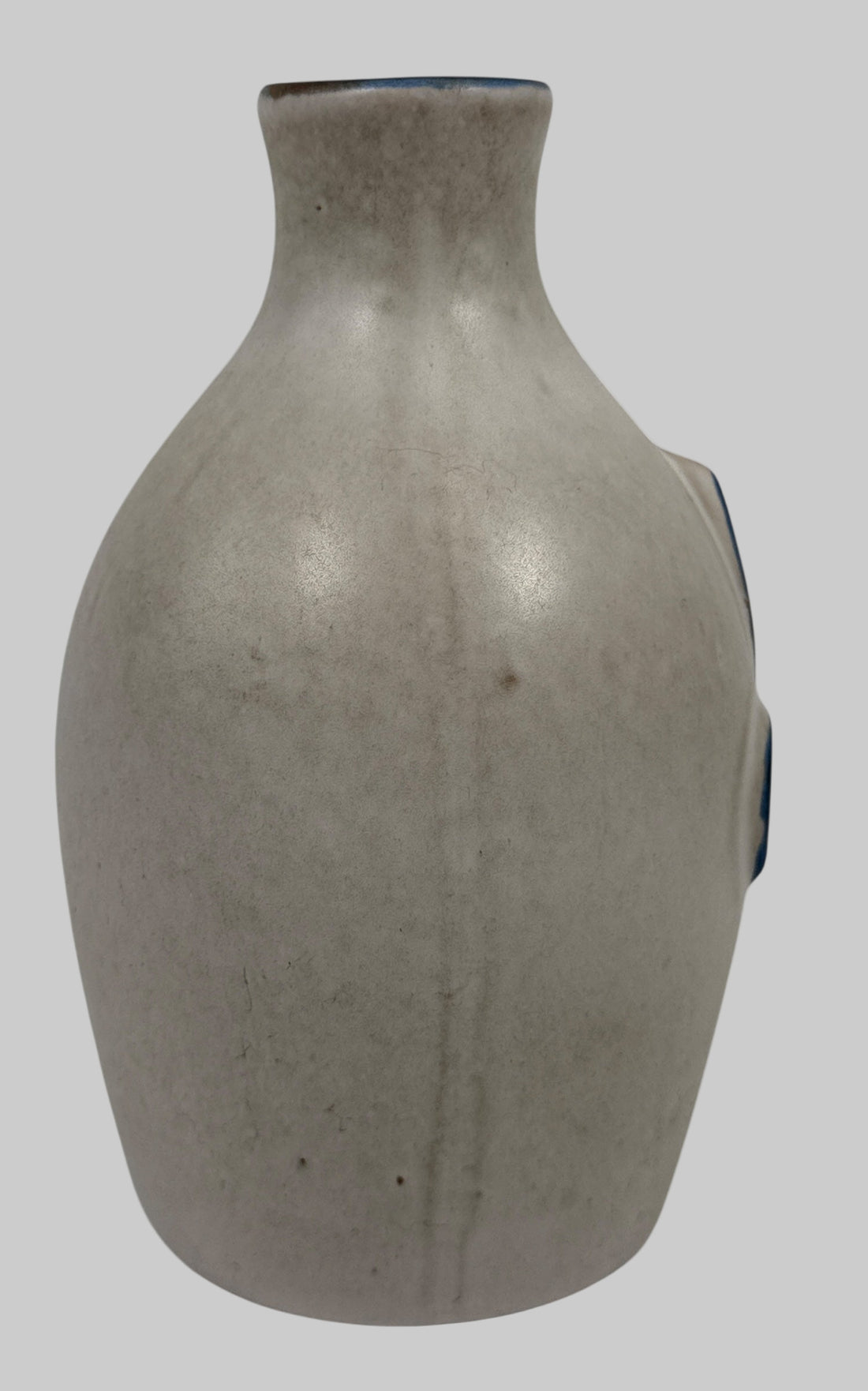 Vase en grès Studio Québec – Fleur de Lys bleue, Le Cruchon de Québec