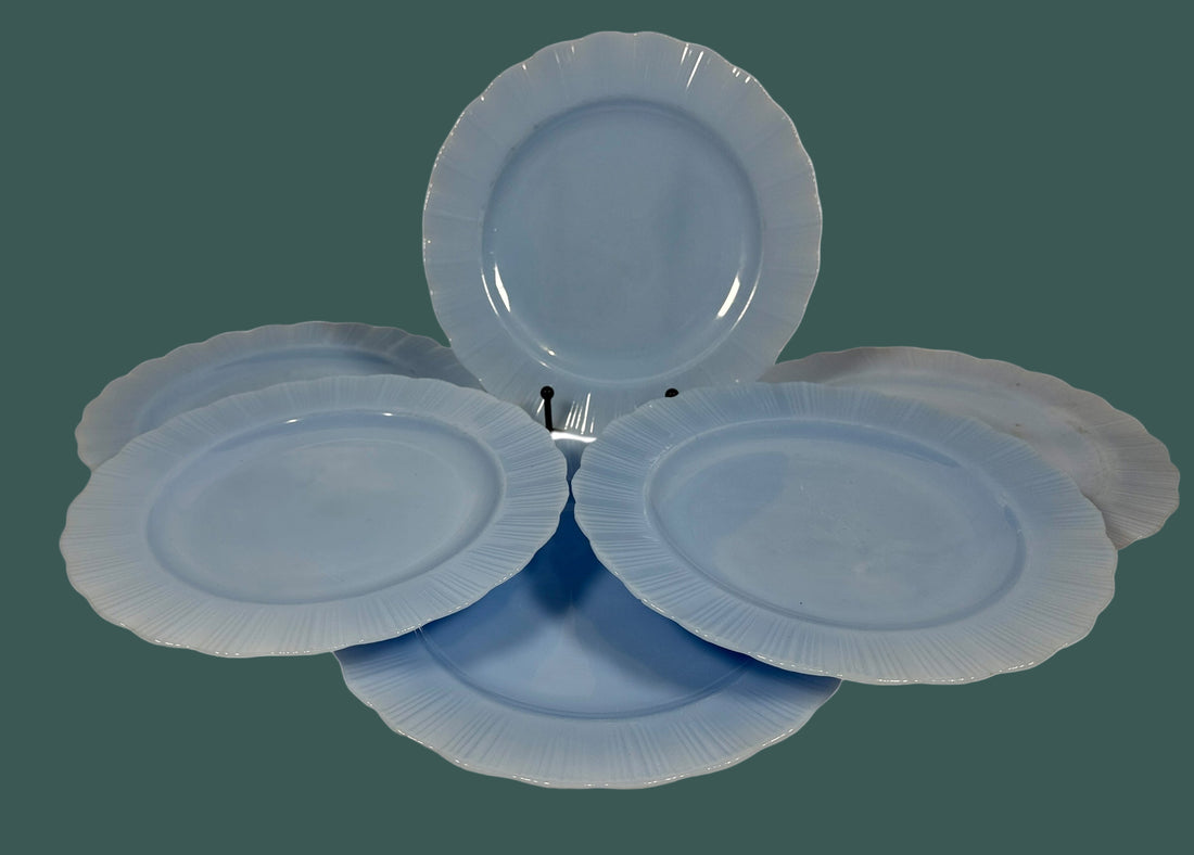 Vintage PYREX Canada “Delphite Blue” Pie-Crust Rim Dinner Plates – Set of 6 – Excellent Condition