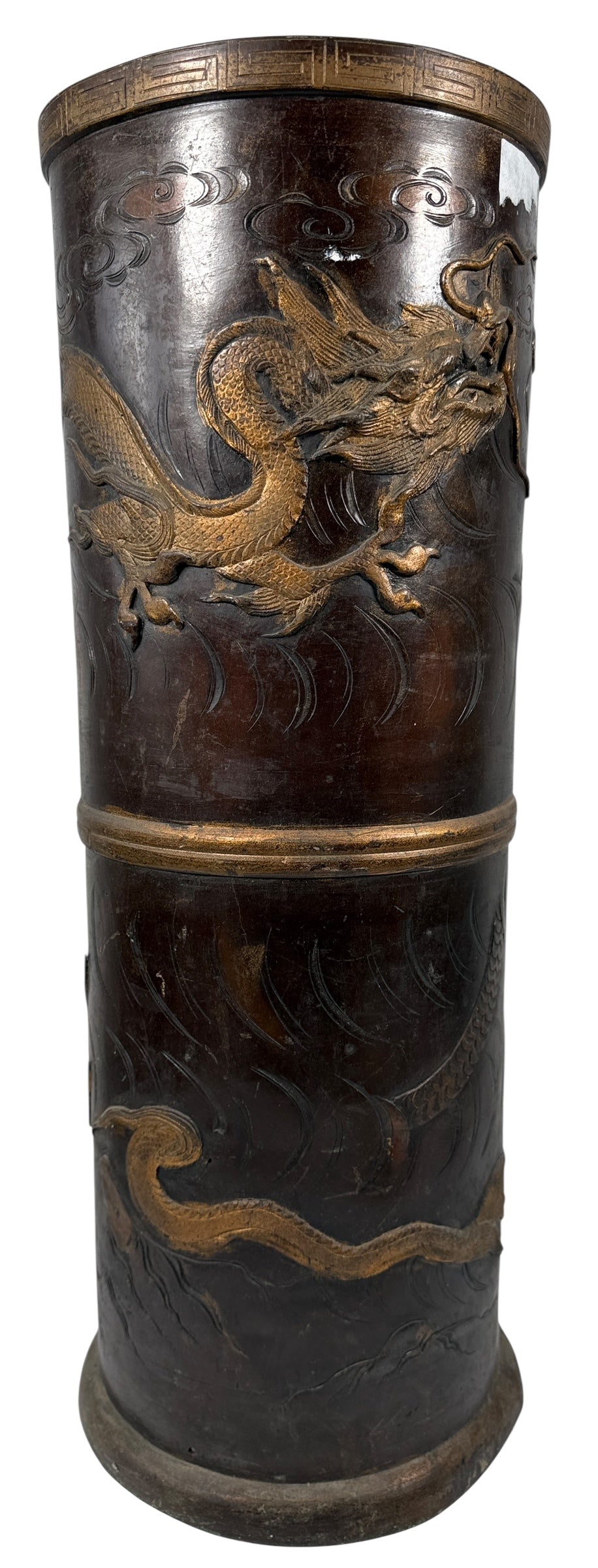 Porte-parapluie dragon chinois en bronze du milieu du siècle – Relief doré