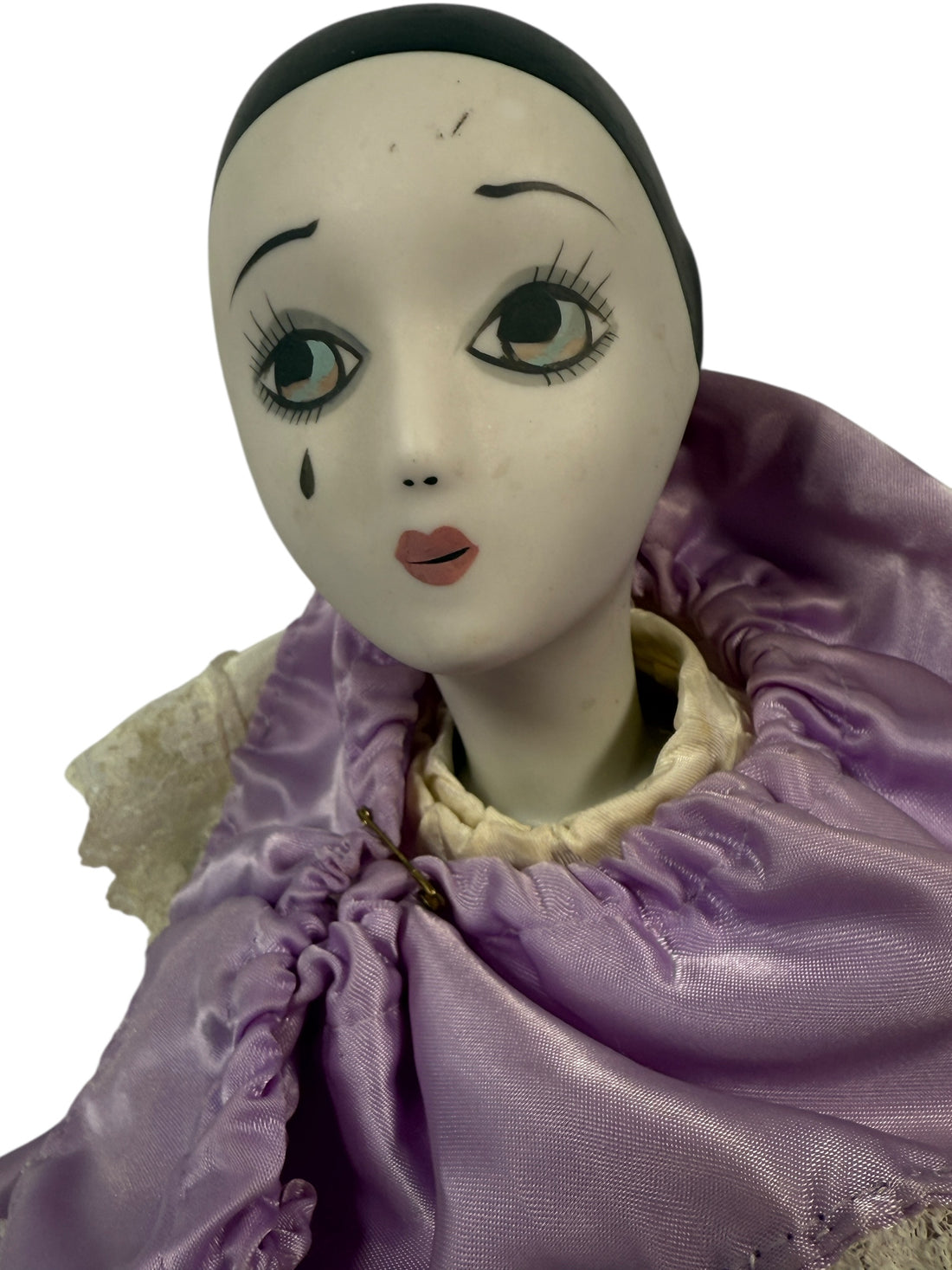 Poupée Clown Pierrot en porcelaine faite main – Costume en satin lavande, signée 1992