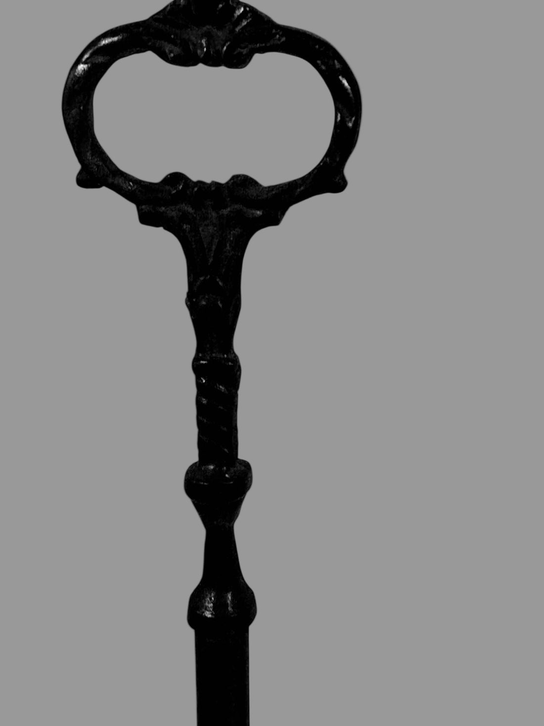 Support à fumeur antique en fonte victorienne avec bougeoirs – Base en treillis, fin du XIXe siècle.