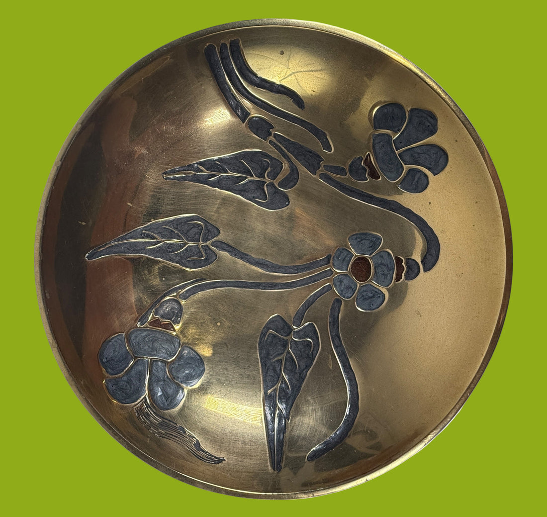 Bol floral vintage en laiton peint à la main – Mid-Century India