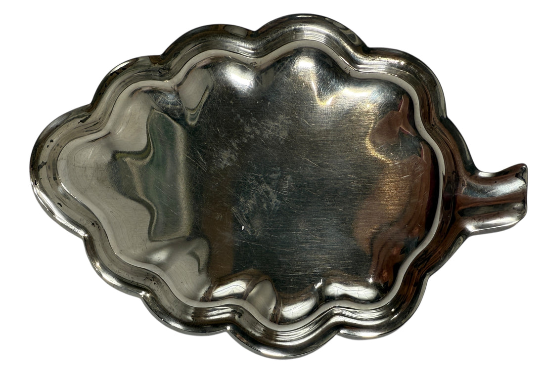 Bonbonnière en argent sterling, 68 g, en forme de feuille, 15,2 cm (6-1/4 po), MCM