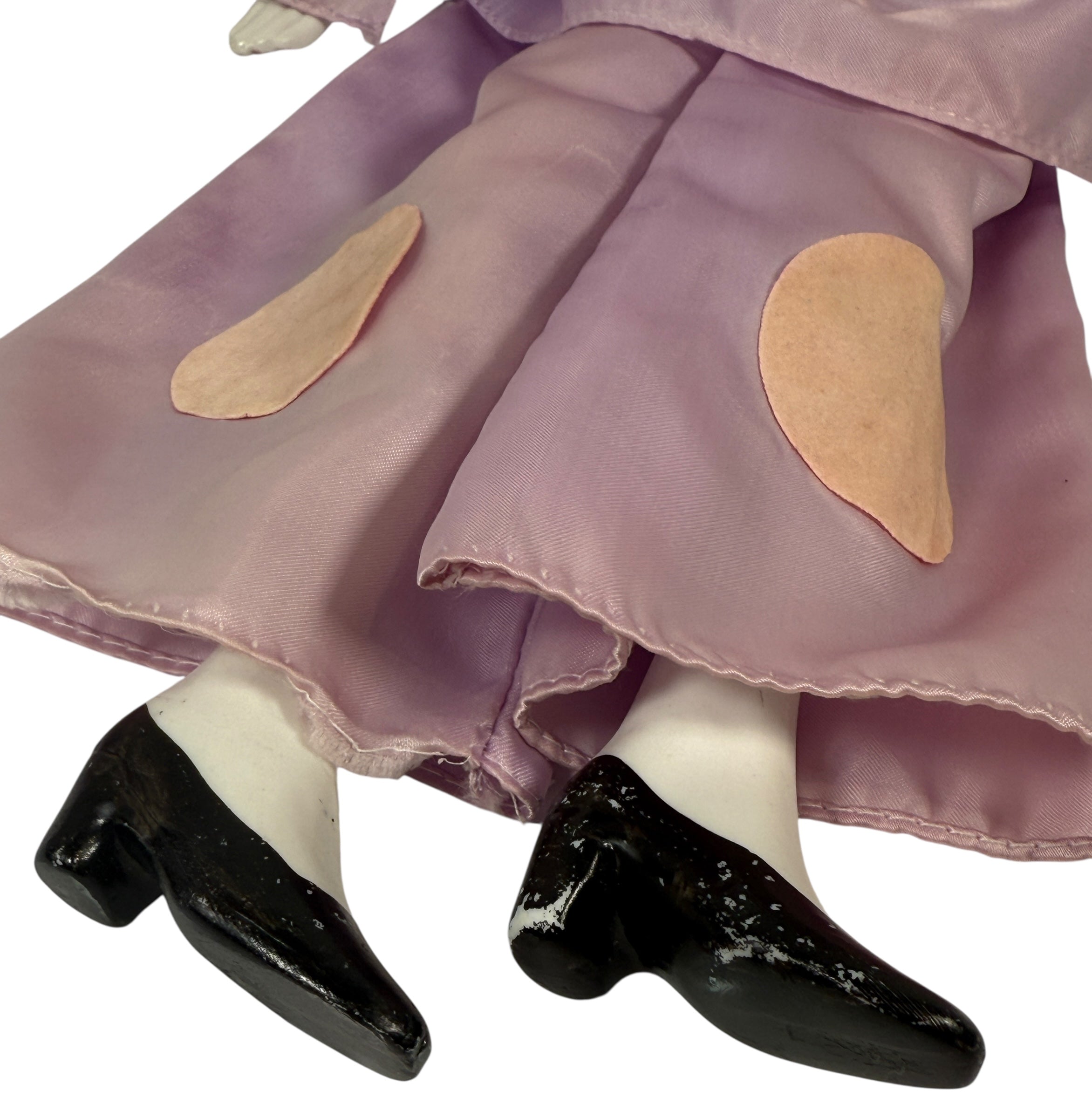 Poupée Clown Pierrot en porcelaine faite main – Costume en satin lavande, signée 1992