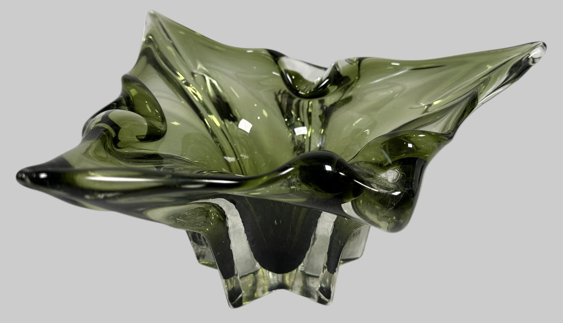 Bol Chalet Vintage en Verre Art Déco Vert Avocat MCM Forme Libre Stretch