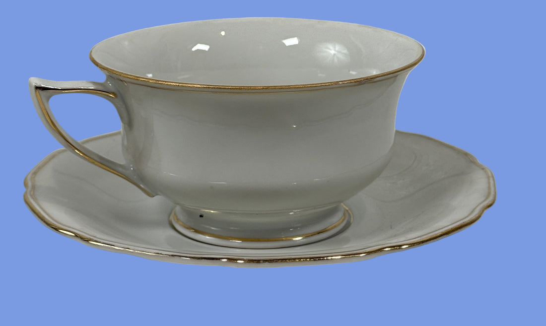 Vintage Bohemia Czechoslovakia Gold-Rim Cups & Saucers – Set of 4