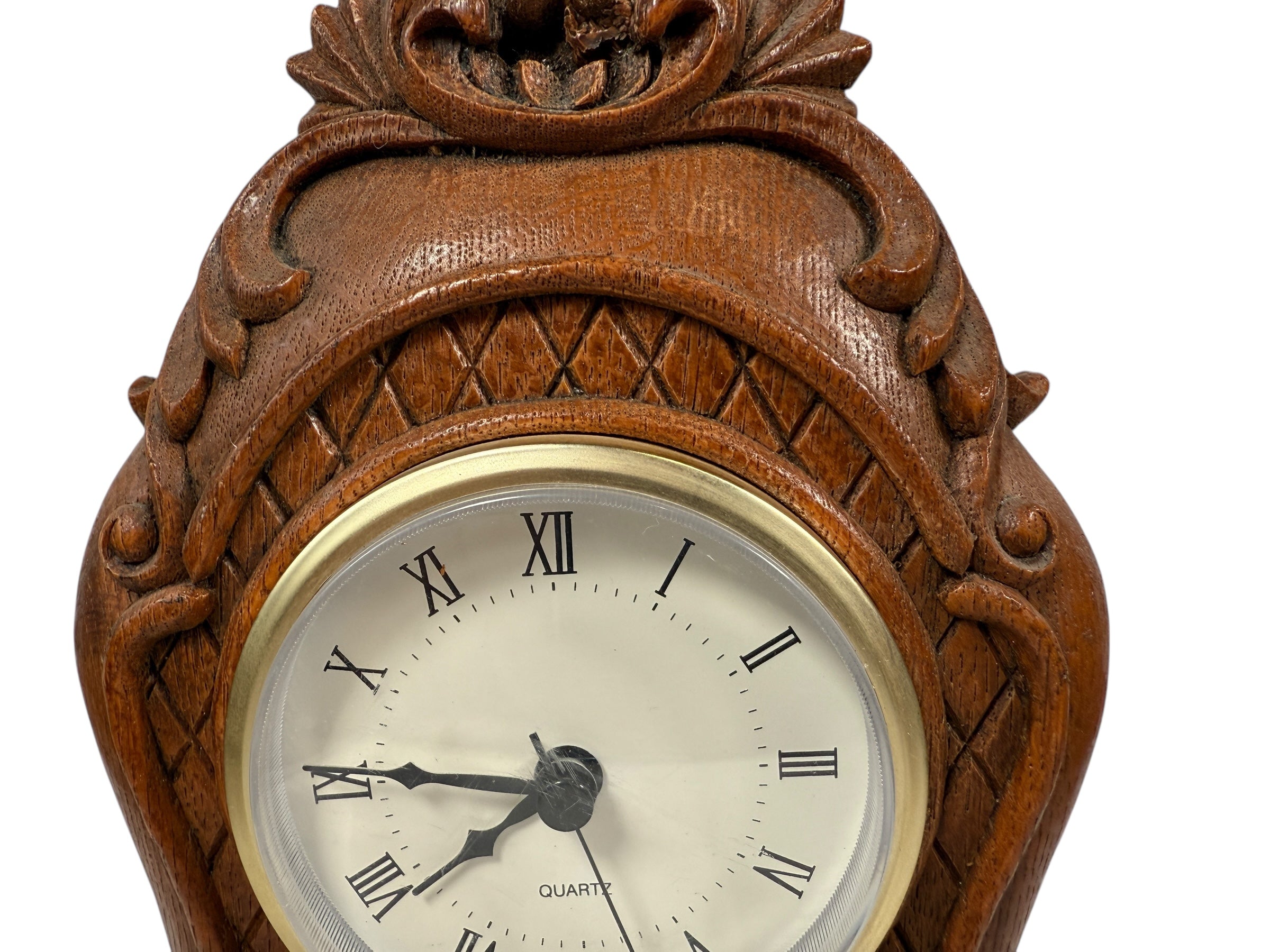 Vintage-Style Wooden Mantel Clock – Carved Rococo Design