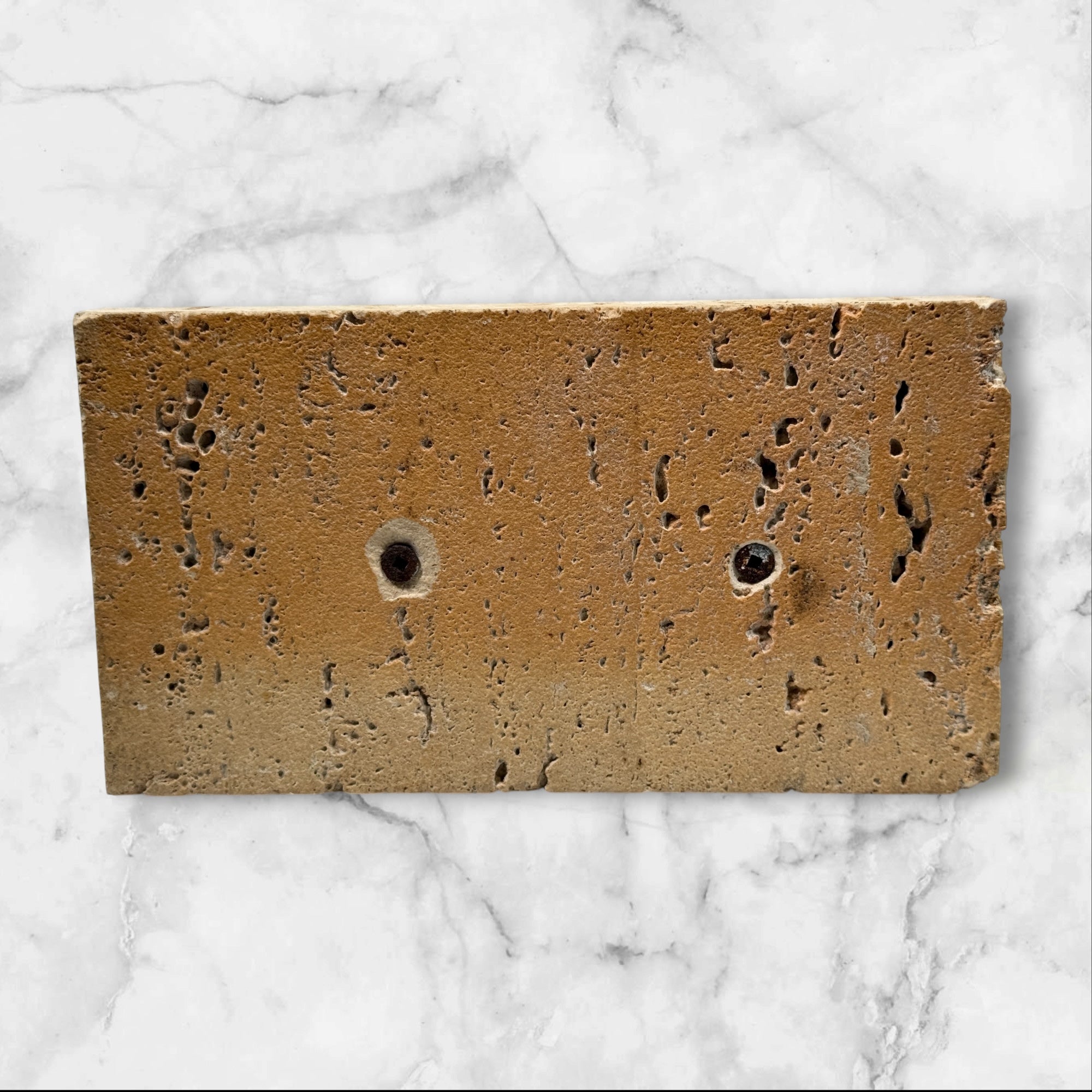 Sculpture abstraite moderne en bois – Socle en granit, signée JS