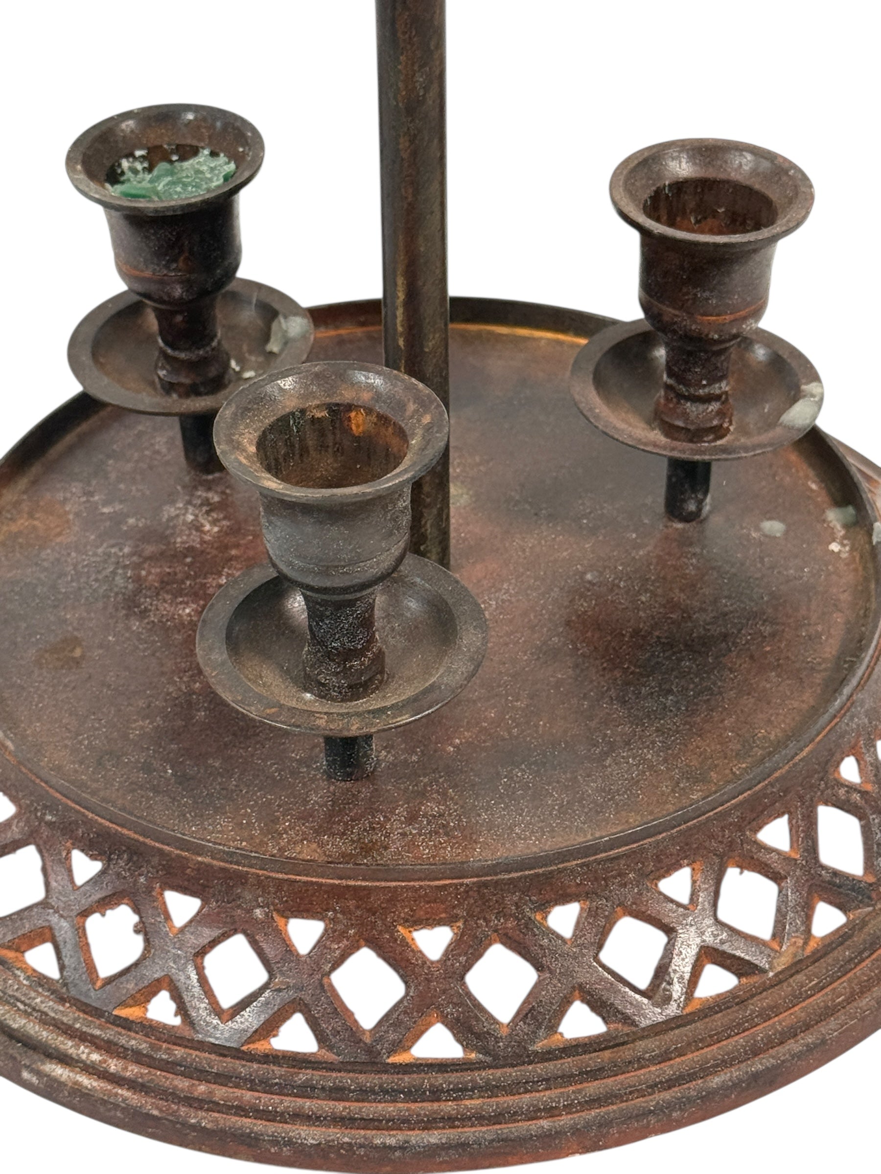 Support à fumeur antique en fonte victorienne avec bougeoirs – Base en treillis, fin du XIXe siècle.