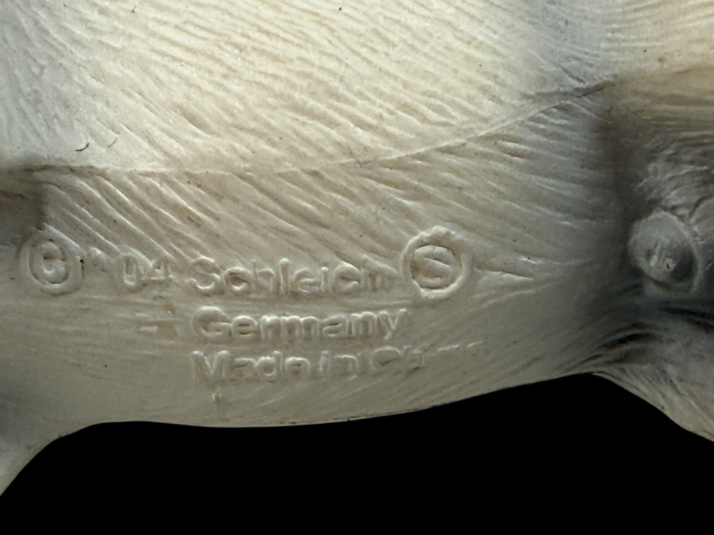 Figurine Pégase d'origine allemande – Cheval ailé à paillettes blanches