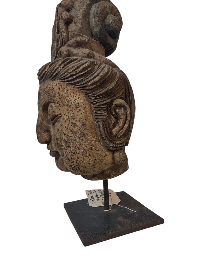 Tête de Kwan Yin en bois sculpté vintage