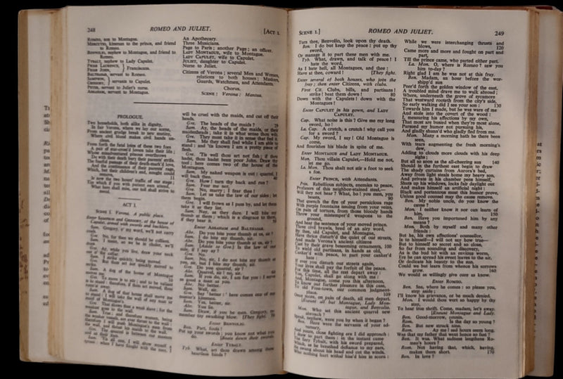 Les œuvres complètes de William Shakespeare. 2 volumes, poèmes et pièces de théâtre