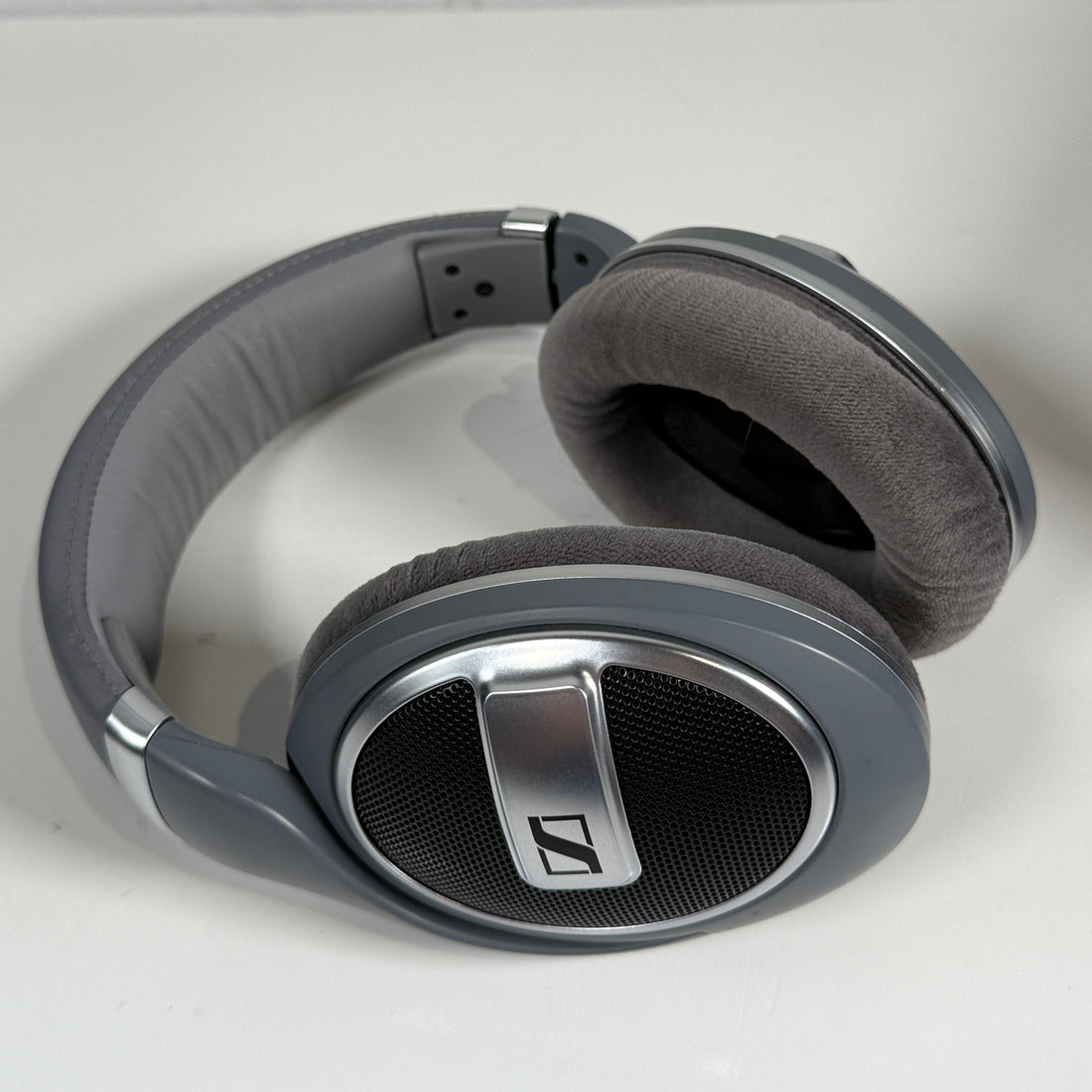 SennHeiser_HD579_HeadPhones