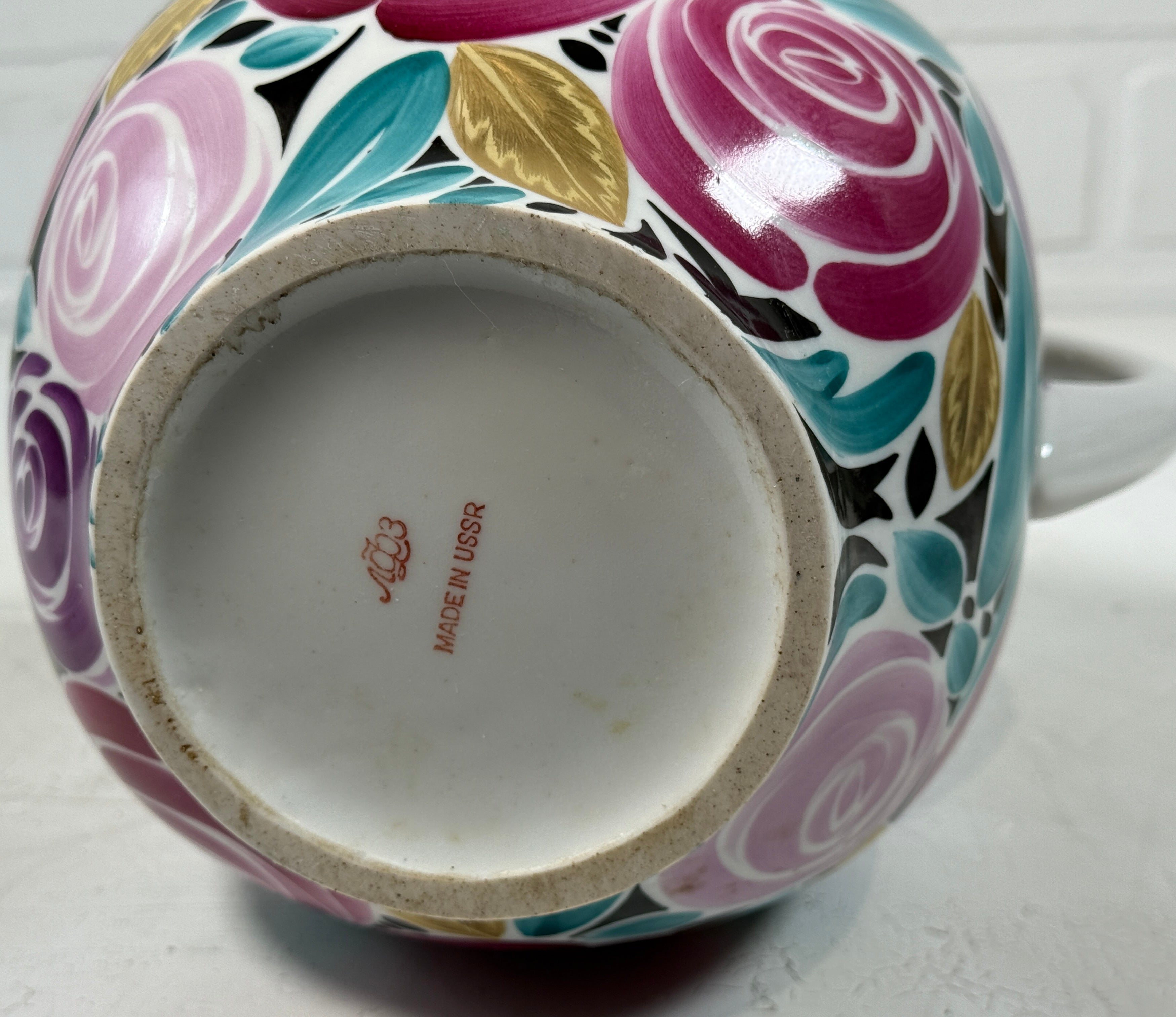 Vintage Lomonosov LFZ 1980s porcelain teapot with hand-painted roses and gold trim. Collectible Soviet-era floral design in excellent condition.