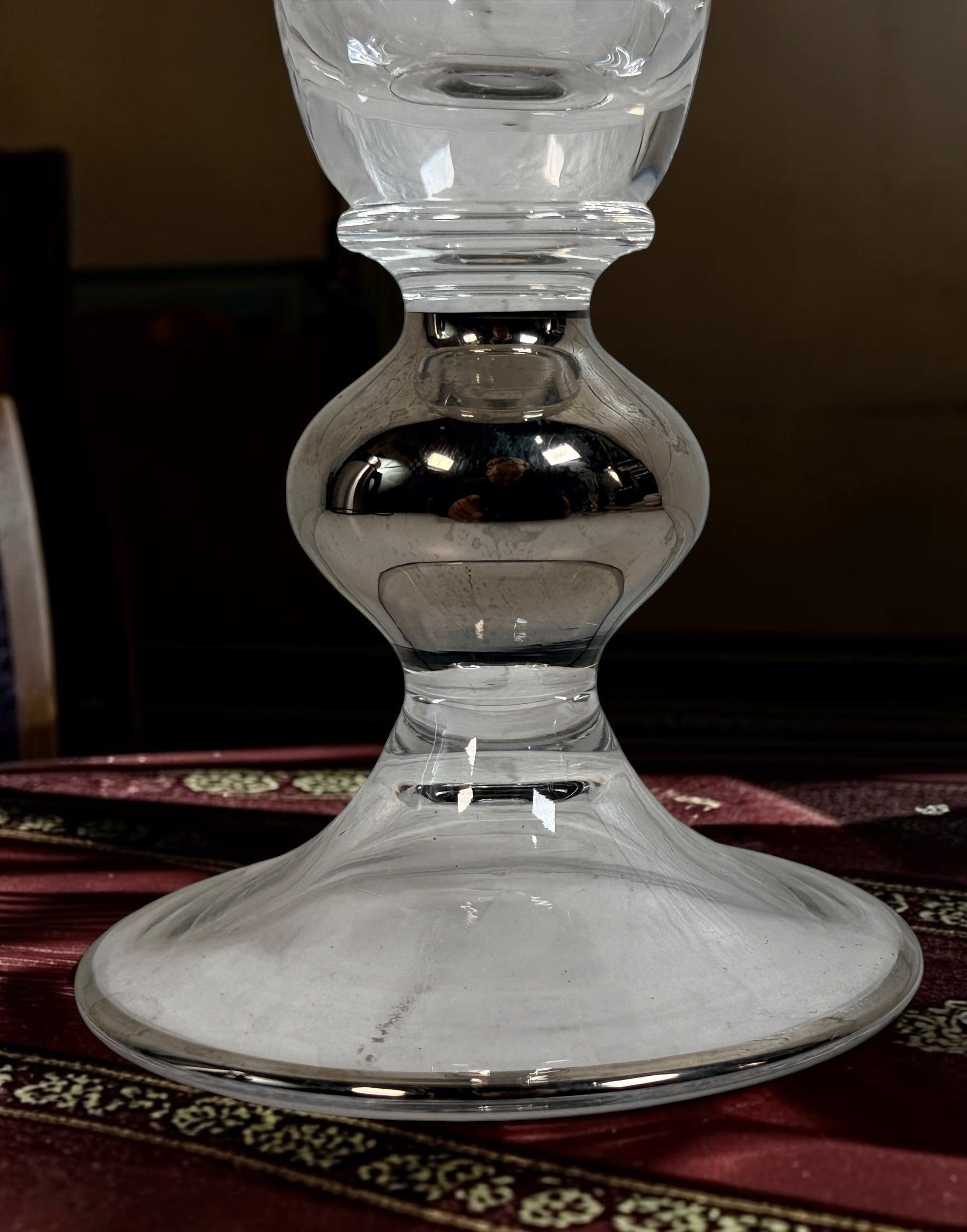 Champagne flutes with silver-tone decoration — product and condition detail