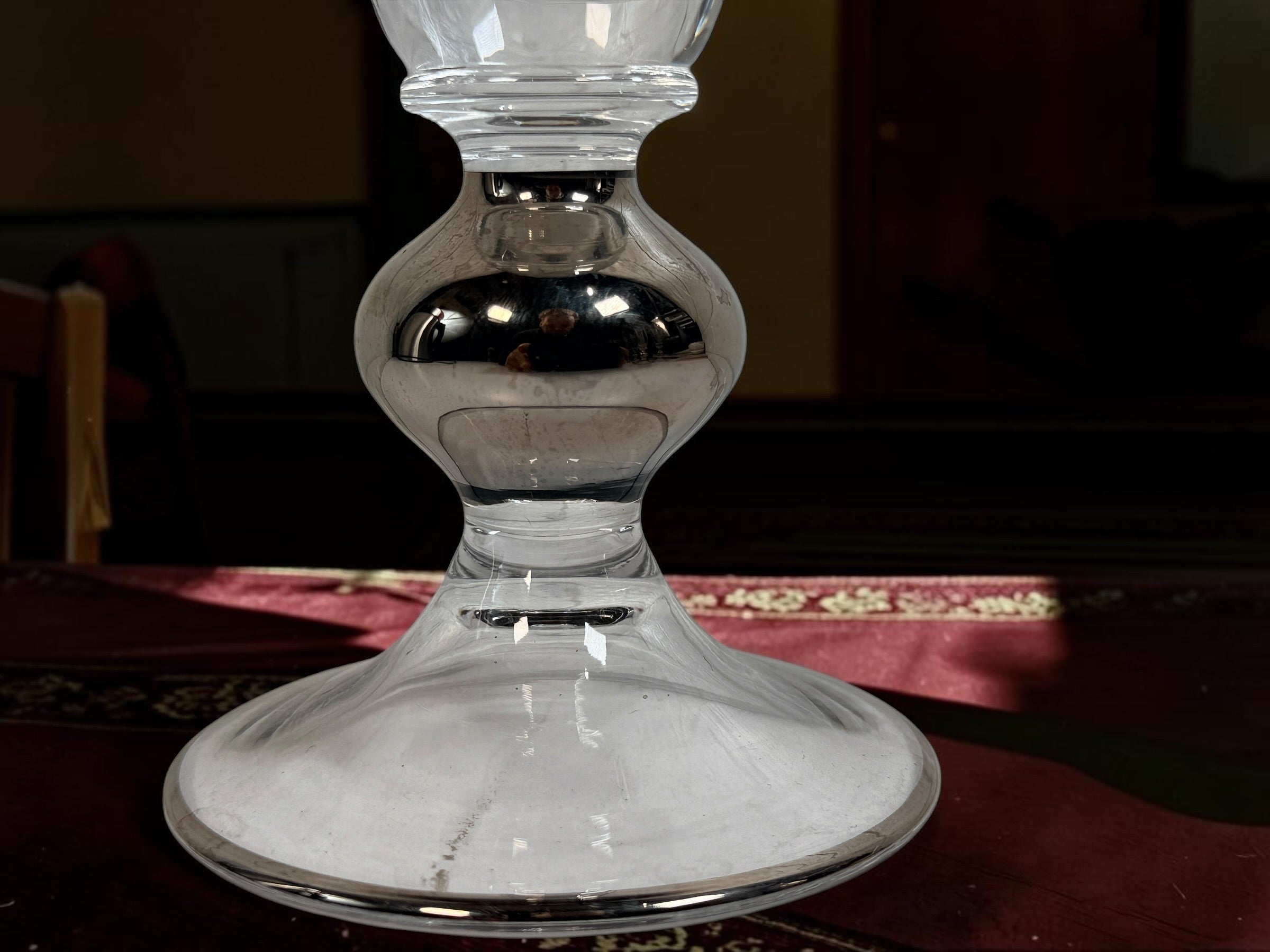 Champagne flutes with silver-tone decoration — product and condition detail